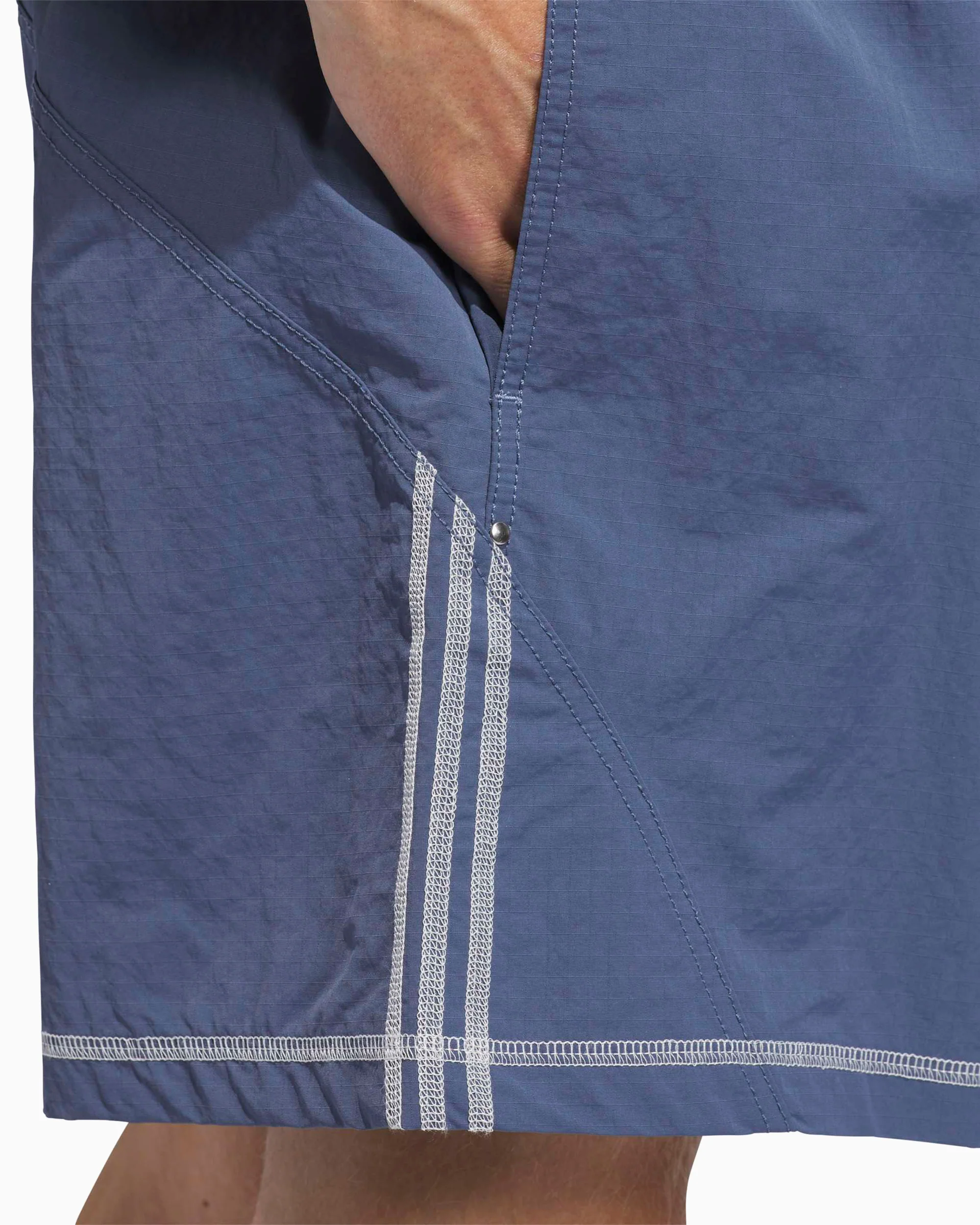 adidas Originals Los Angeles Long Beach Relaxed Unisex Shorts - Image 2