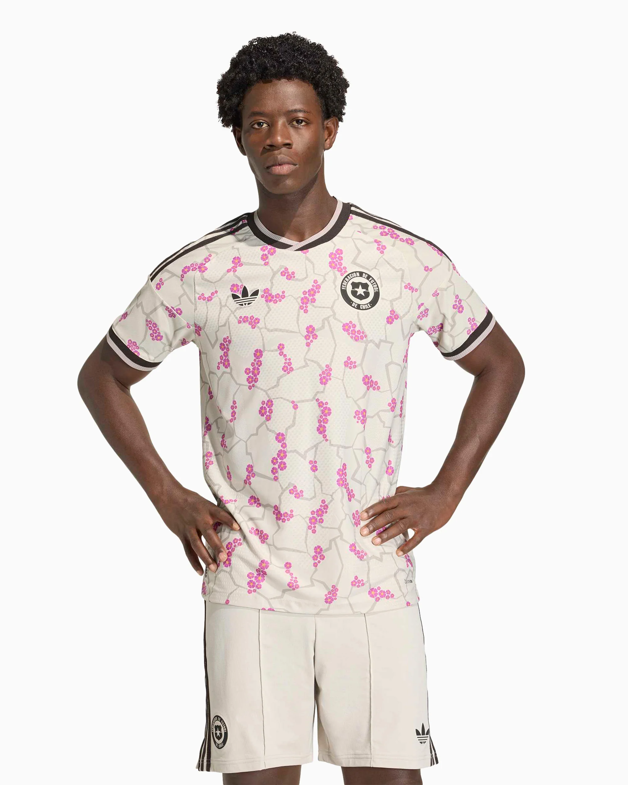 adidas Originals Republic of Chile Football Besucher 2026 Herren-Jersey T-Shirt mit Logo - Image 3