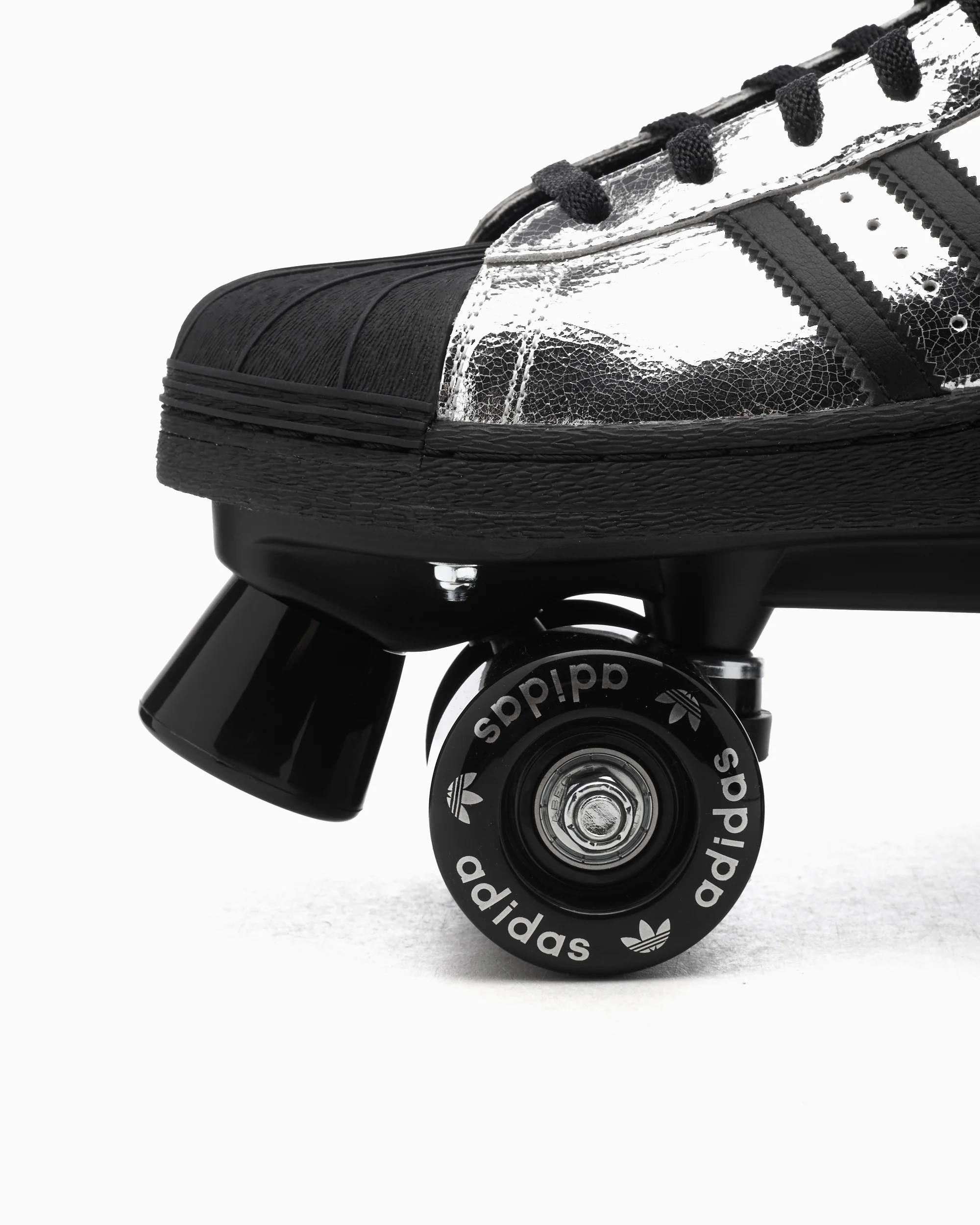 adidas Originals Women's Superstar 82 Roller Skate - Image 8
