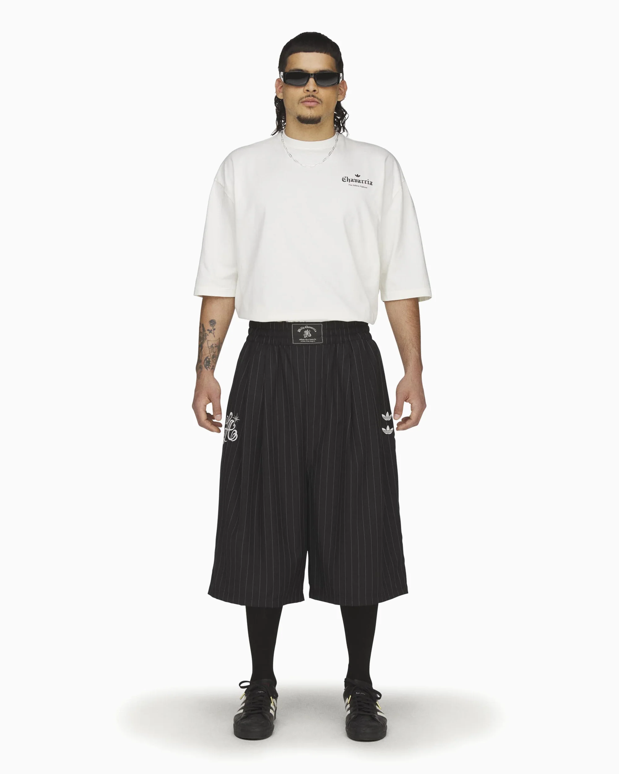 adidas Originals x Willy Chavarria Pinstripe Oversize Herren-Shorts - Image 3