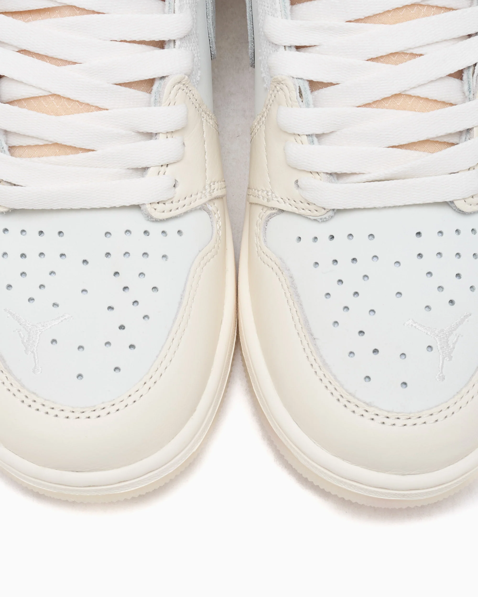 Air Jordan 1 Retro High OG "Sail University Red" - Image 7