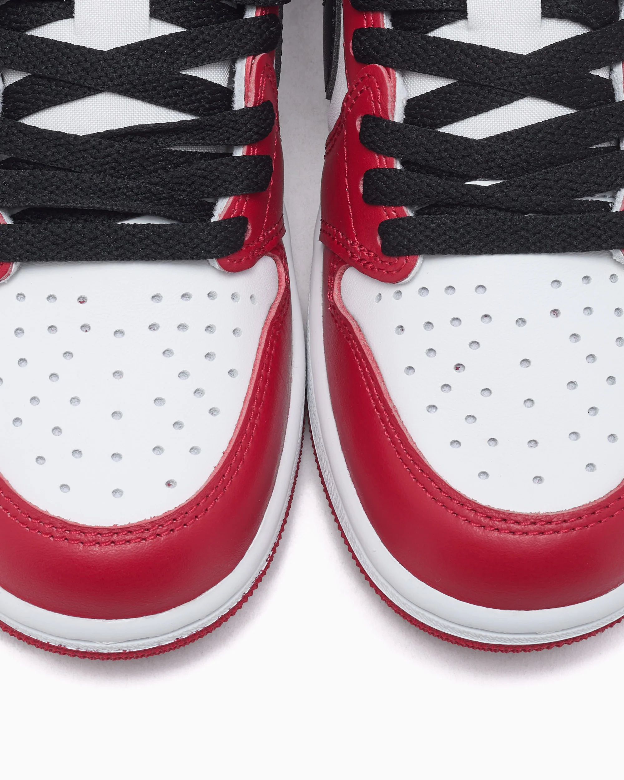 Air Jordan 1 Retro Low OG "Chicago 2025" - Image 7