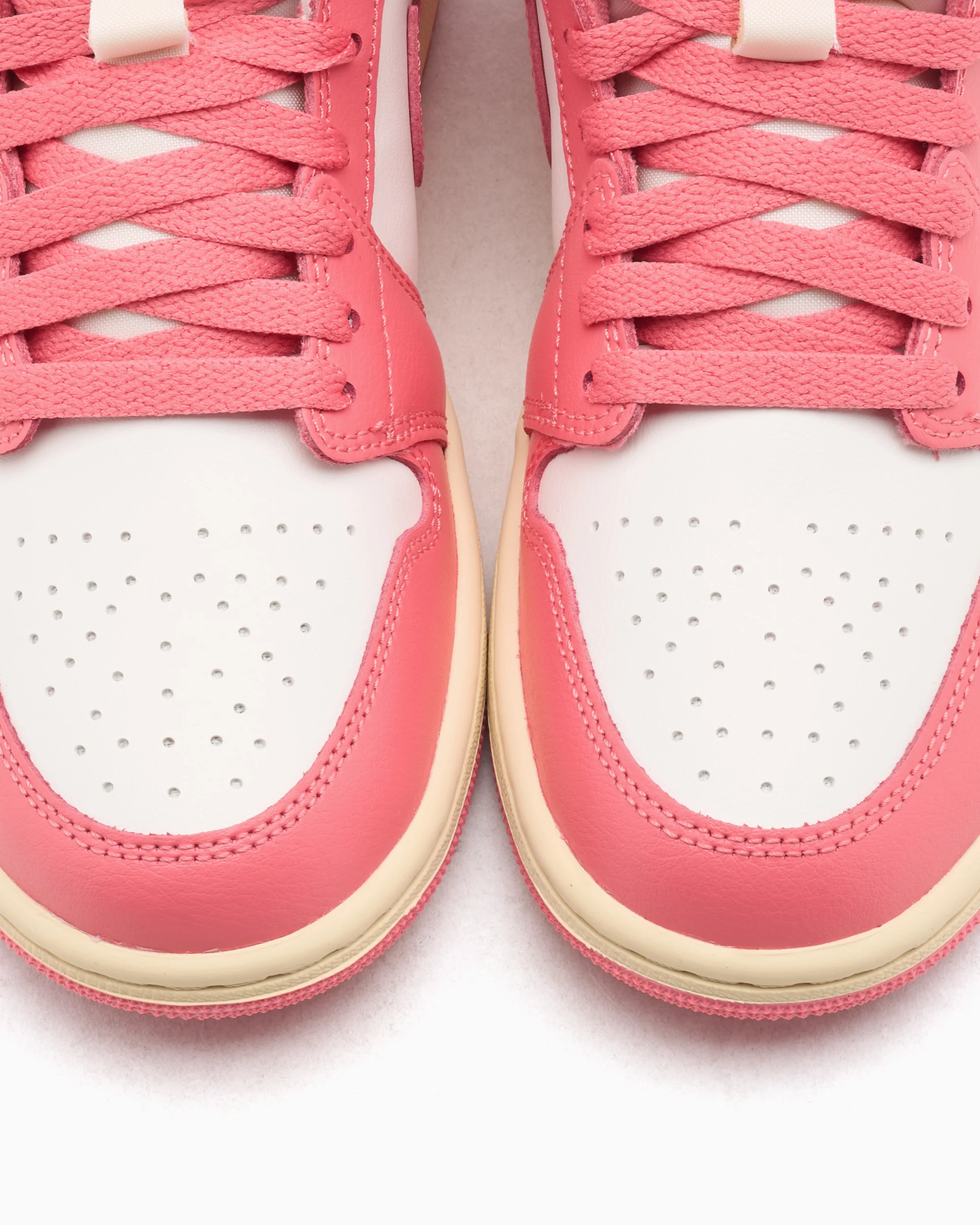 Air Jordan Women's 1 Mid - Image 7