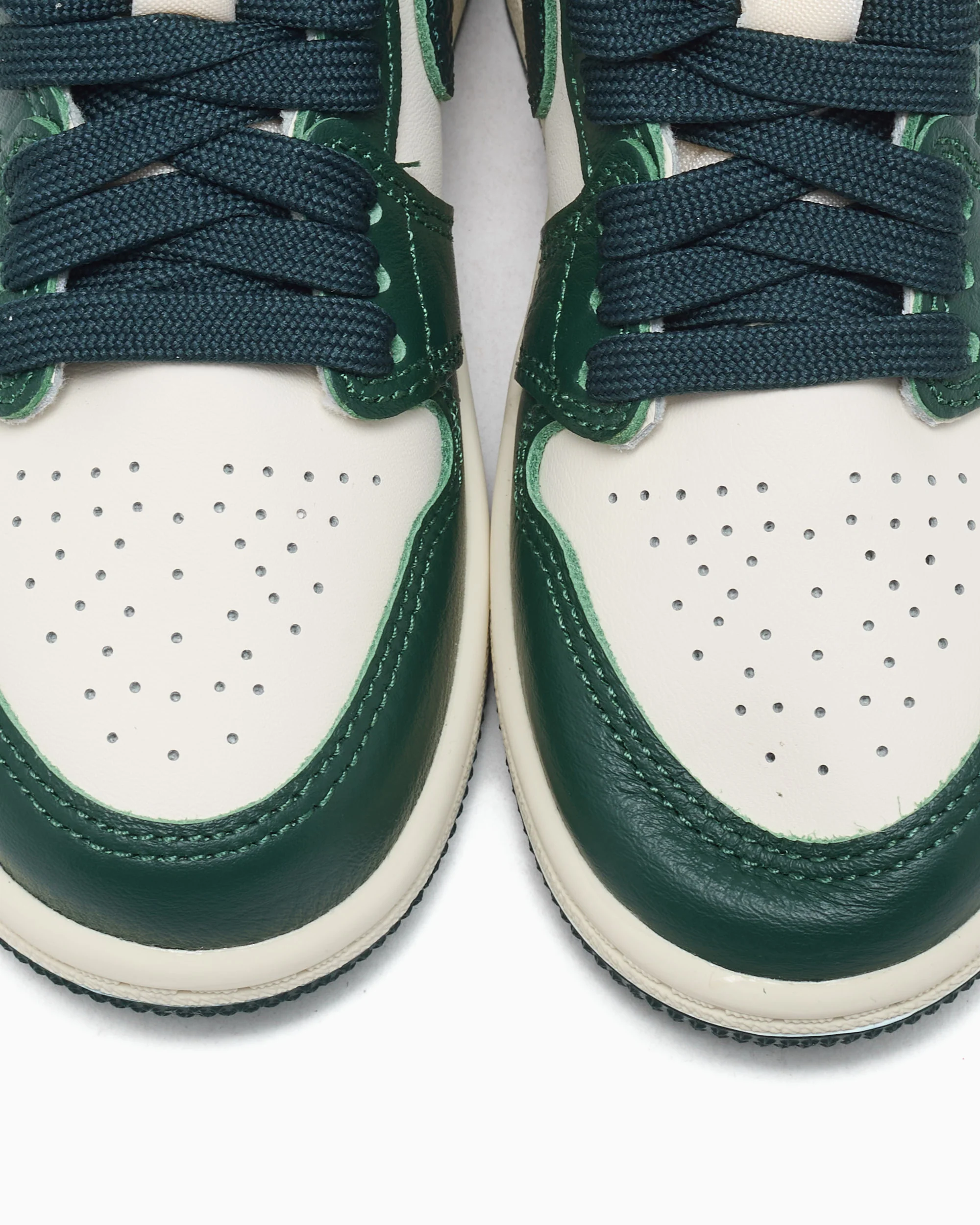 Air Jordan Women's 1 Retro High OG "Pro Green" (PS) - Image 7
