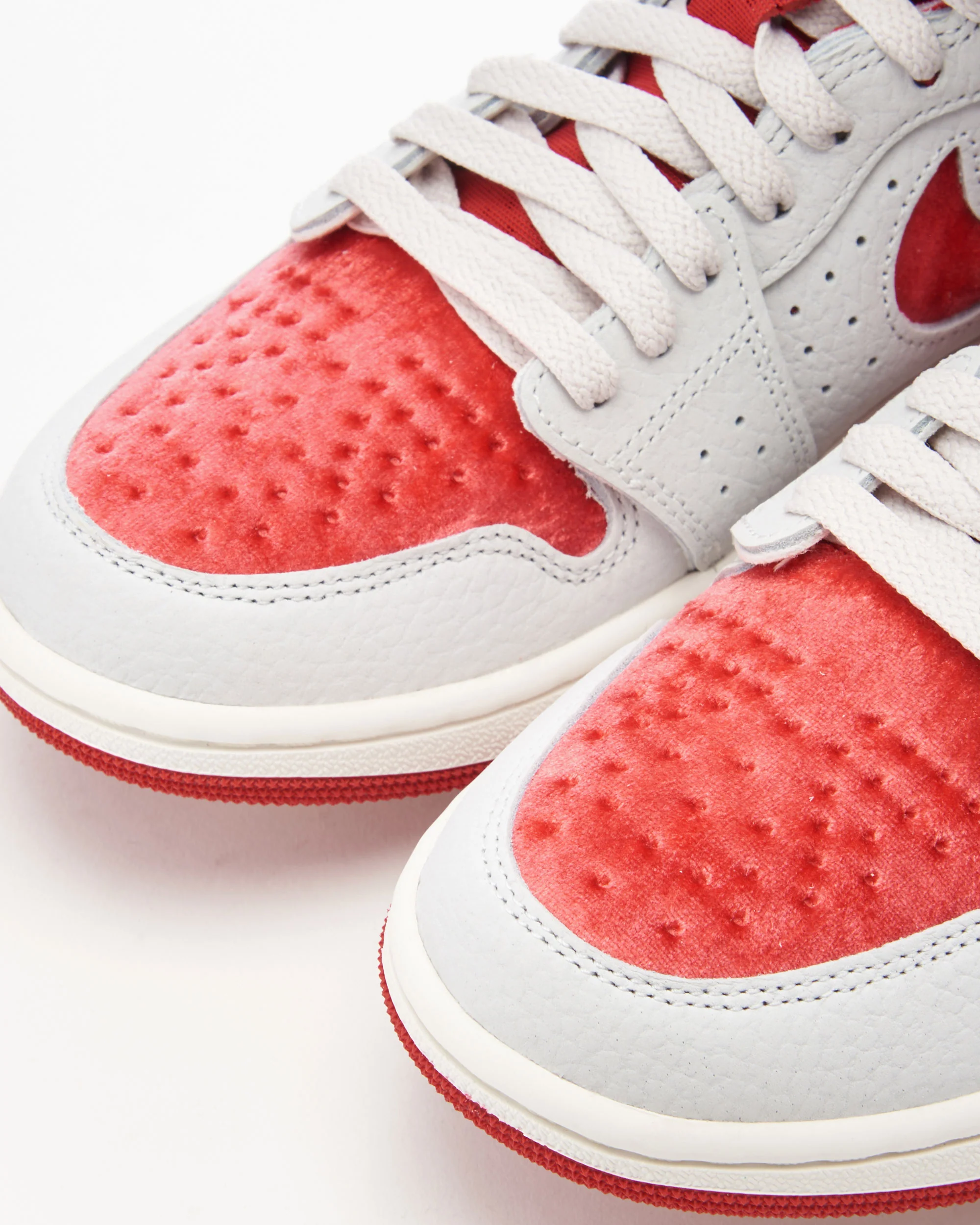 Air Jordan Women's 1 Zoom CMFT 2 SP "Valentines Day" - Image 8