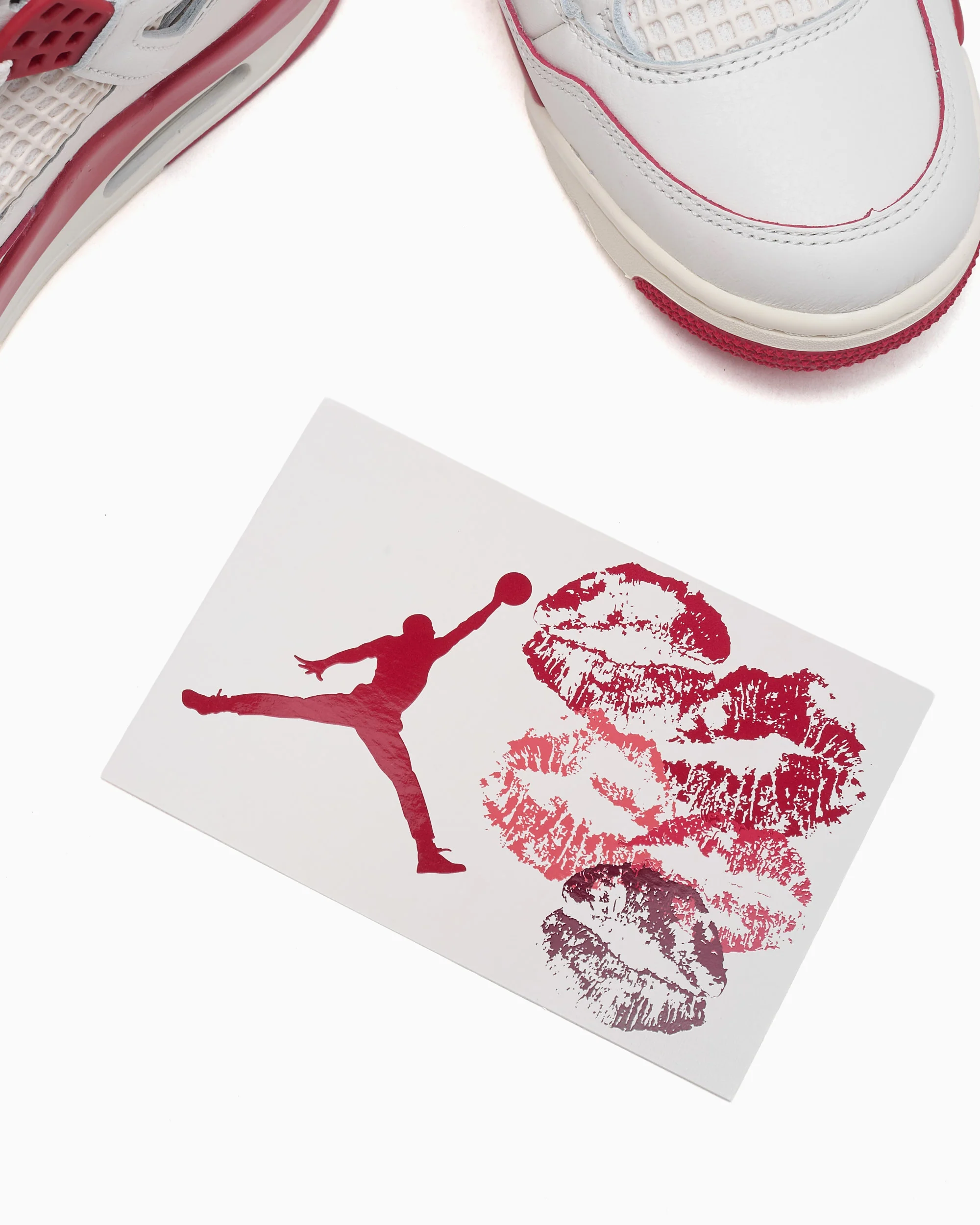 Air Jordan Women's 4 Retro "Valentine's Day" - Image 9
