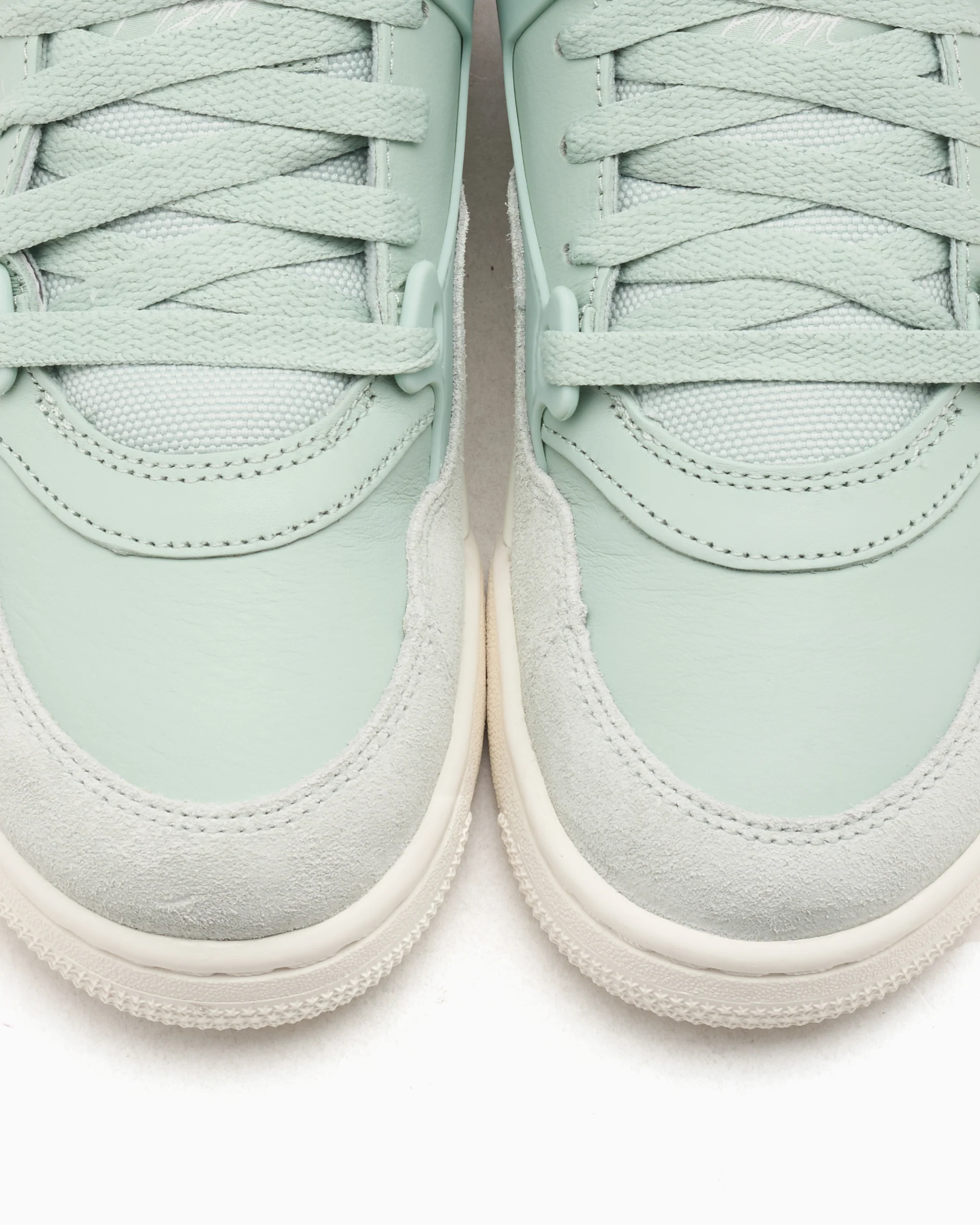 Air Jordan Women's 4 RM - Image 7