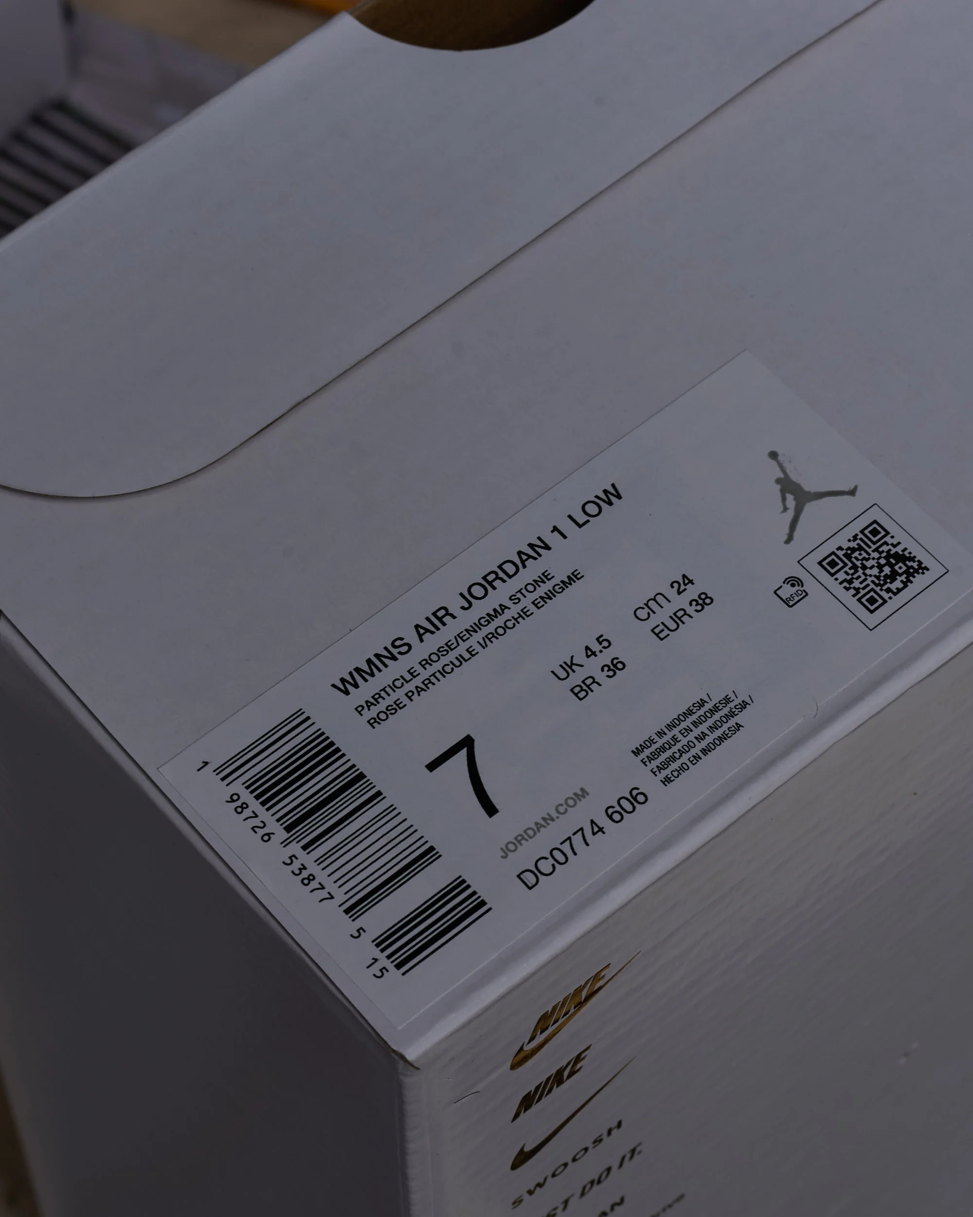 Air Jordan Women's Low - Image 9