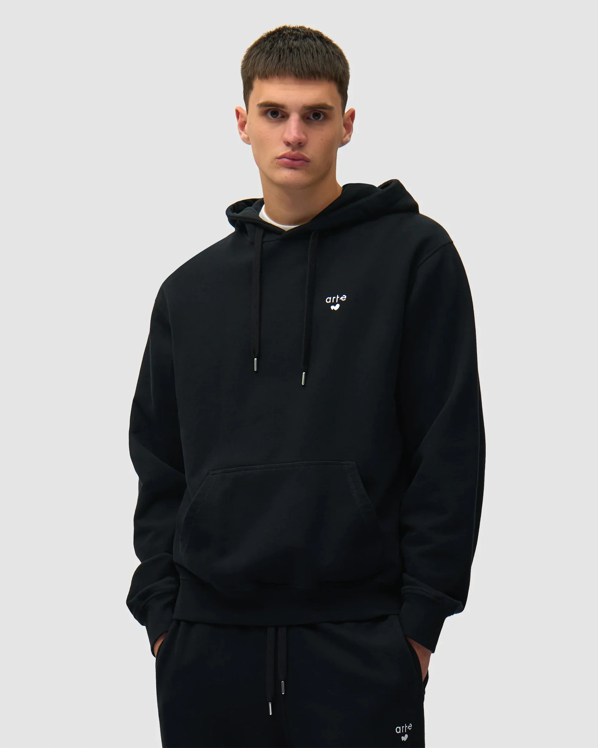 Arte Antwerp Heart Relaxed Herren-Hoodie mit Logo - Image 3