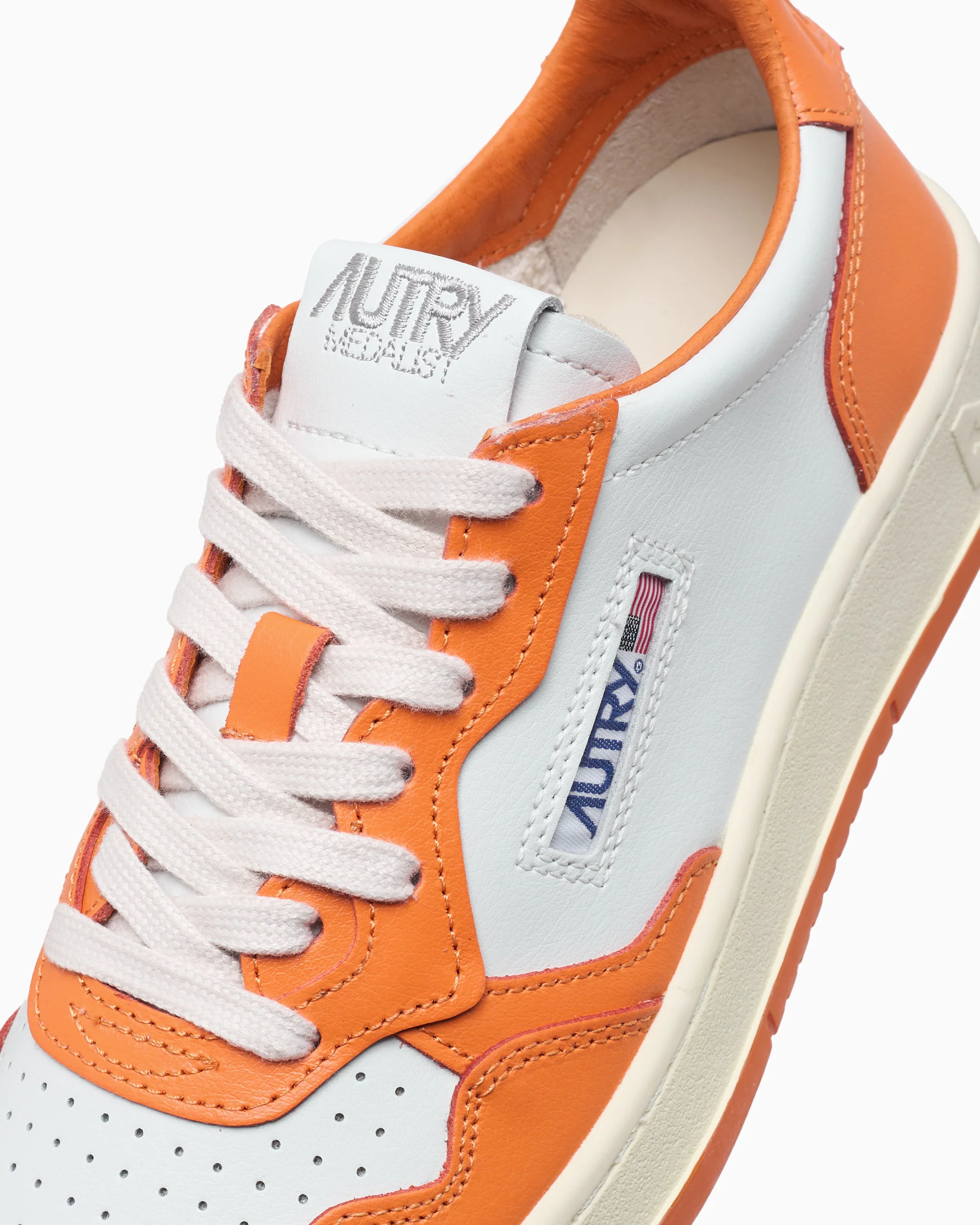 Autry Women's Medalist Low Leather - Image 8