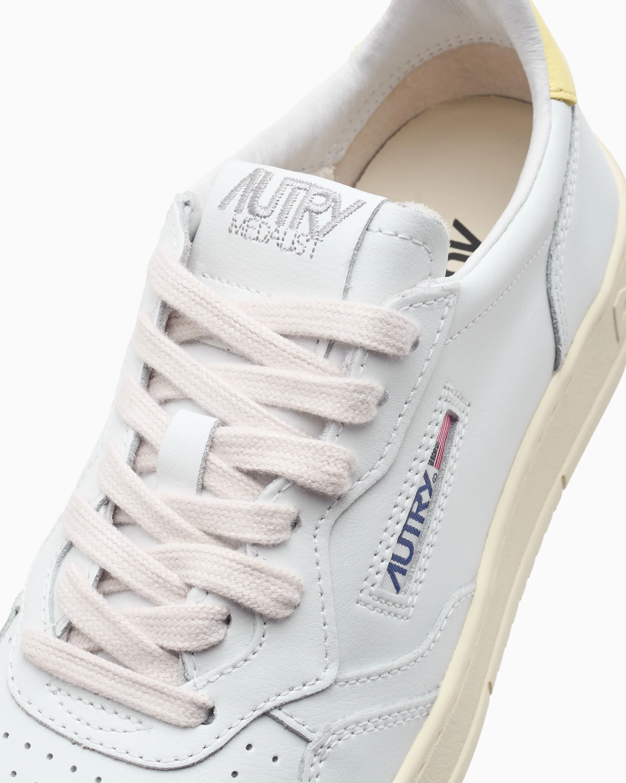 Autry Women's Medalist Low Leather - Image 2