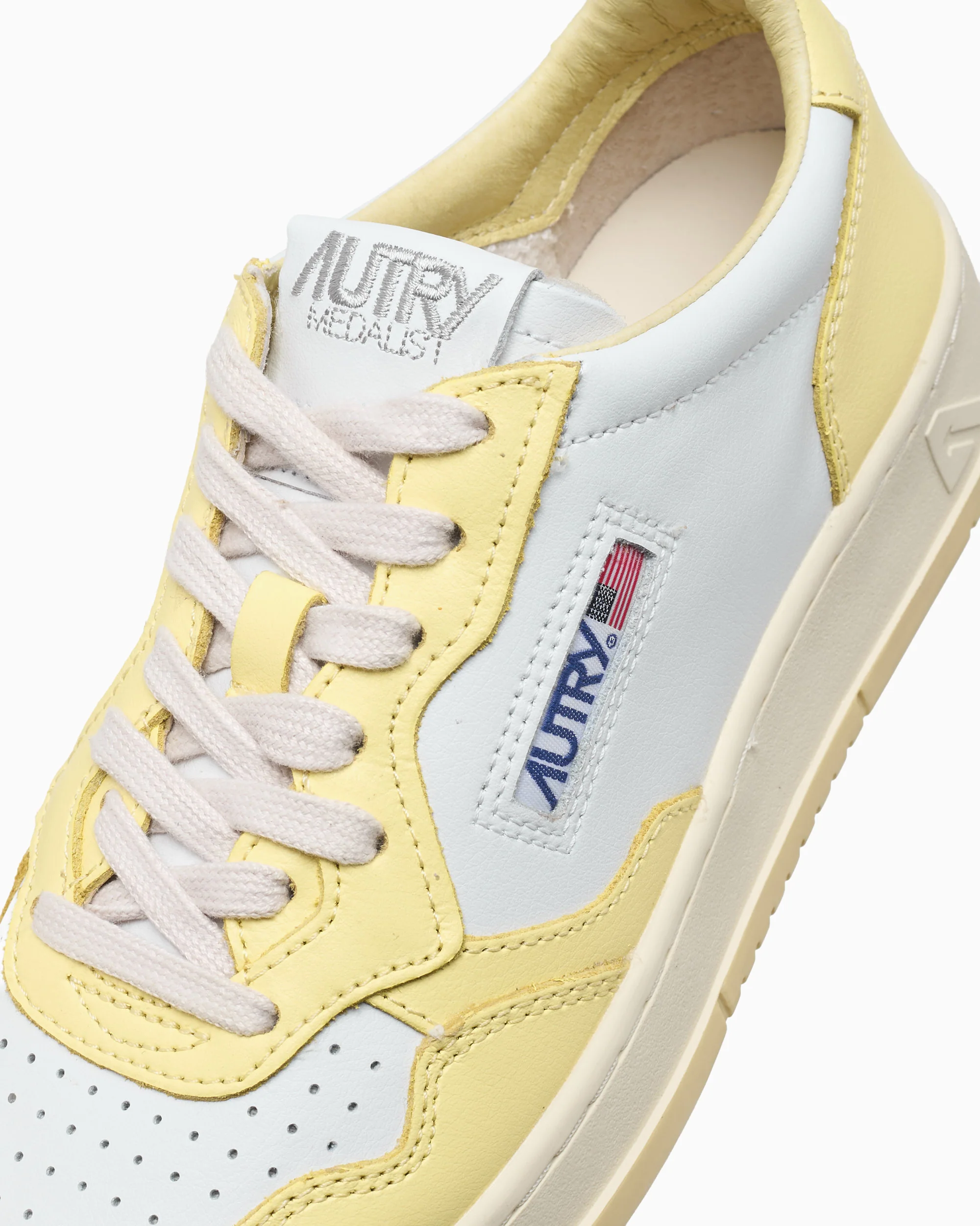 Autry Women's Medalist Low Leather - Image 8