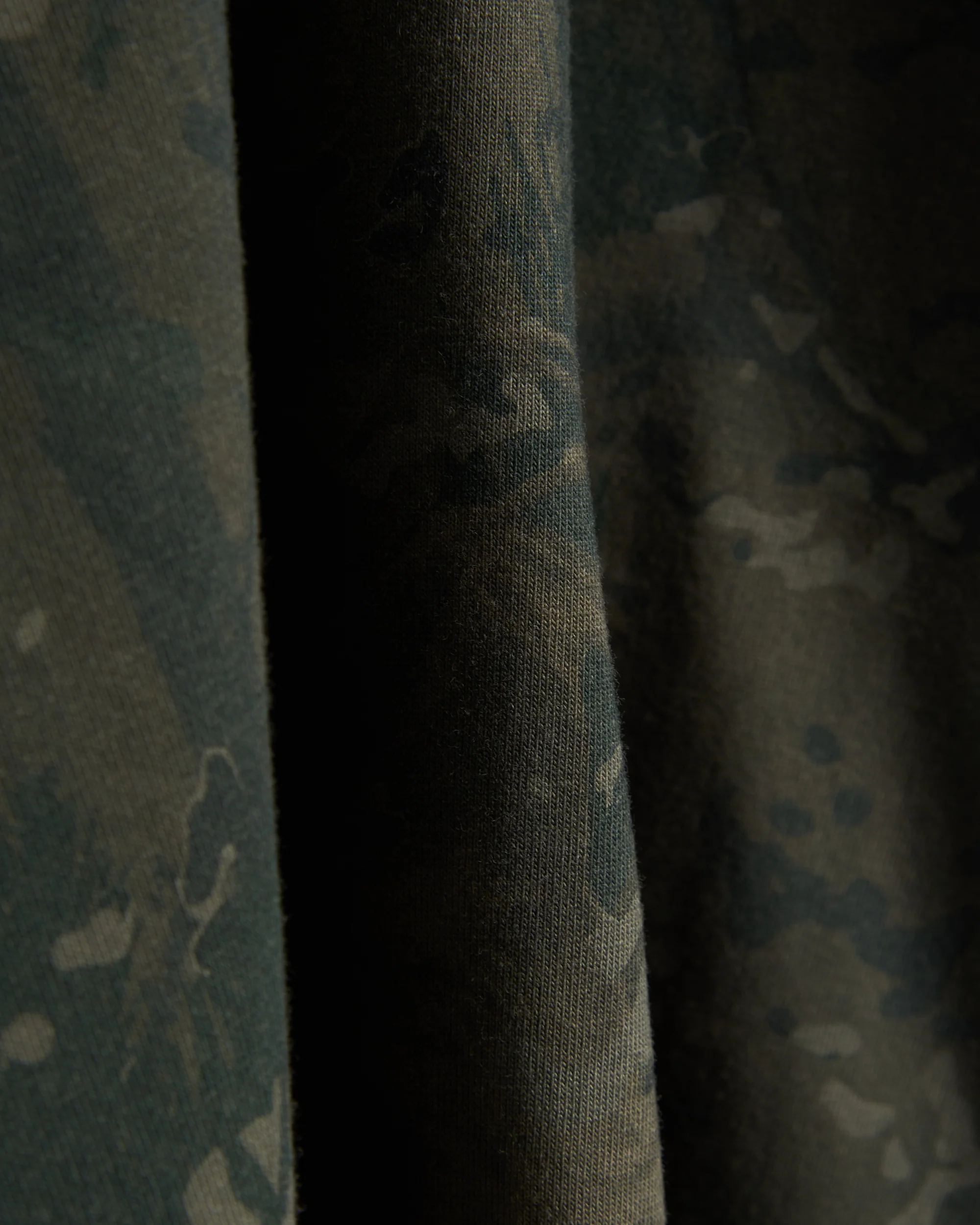 Carhartt WIP Unisex T-Shirt mit Camo-Print - Image 4