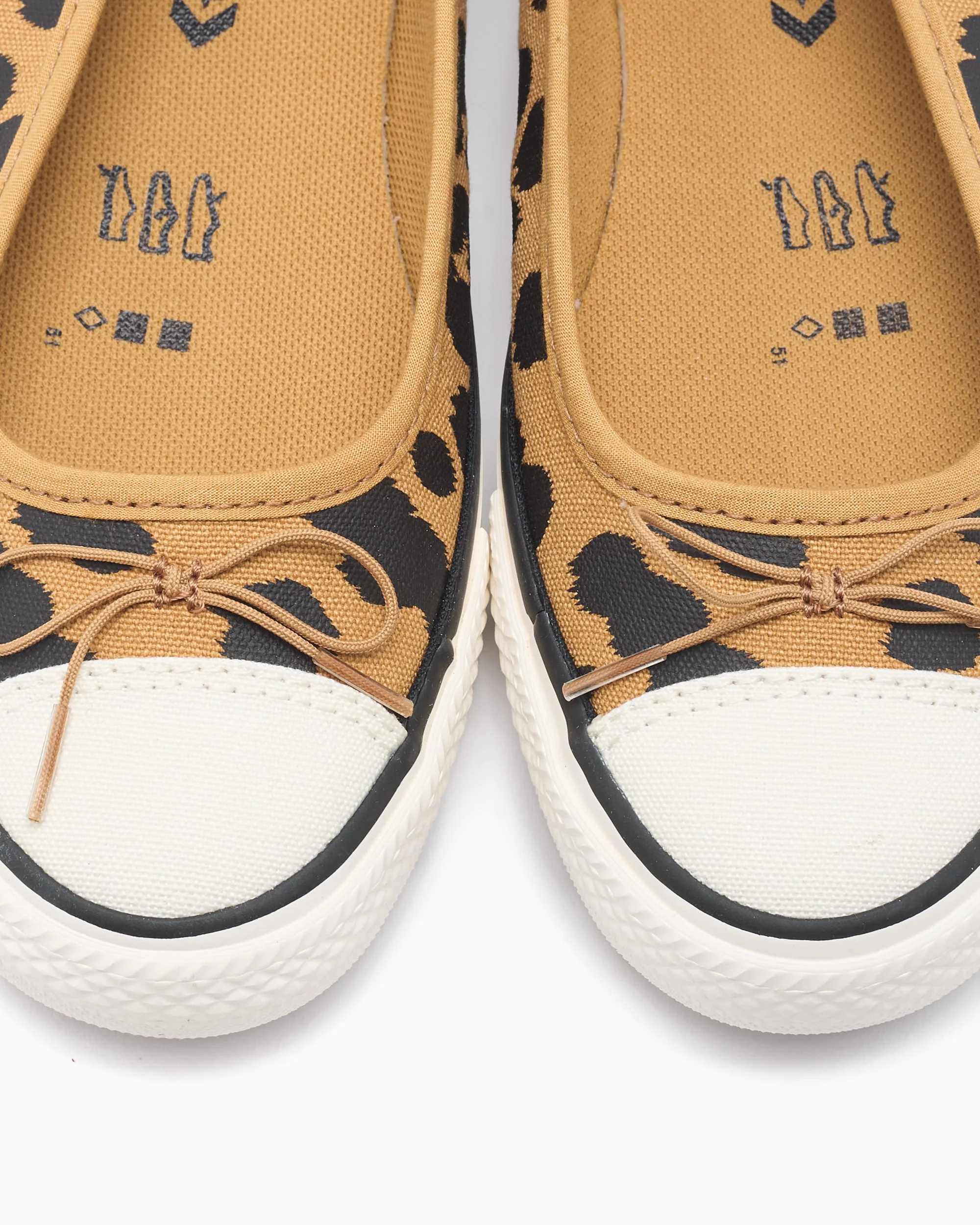 Converse Chuck Taylor All Star Dainty Ballerina "Cow" - Image 7