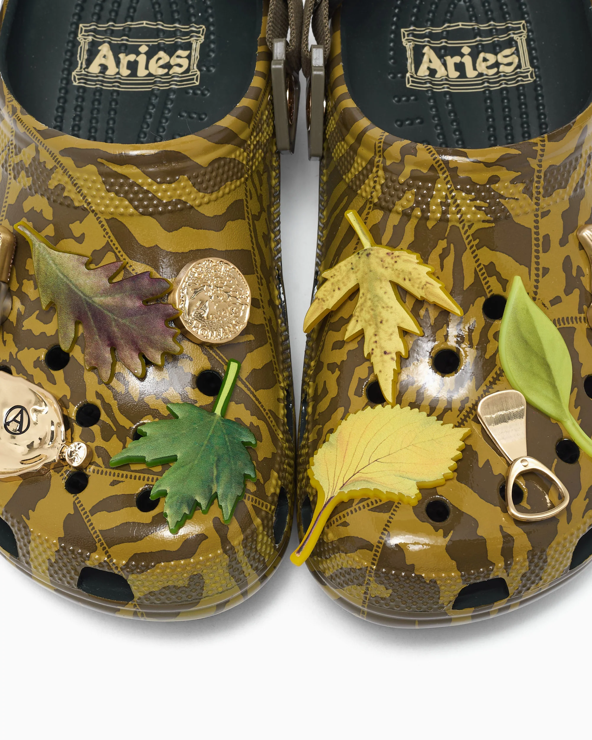 Crocs x ARIES Classic Clog U - Image 7