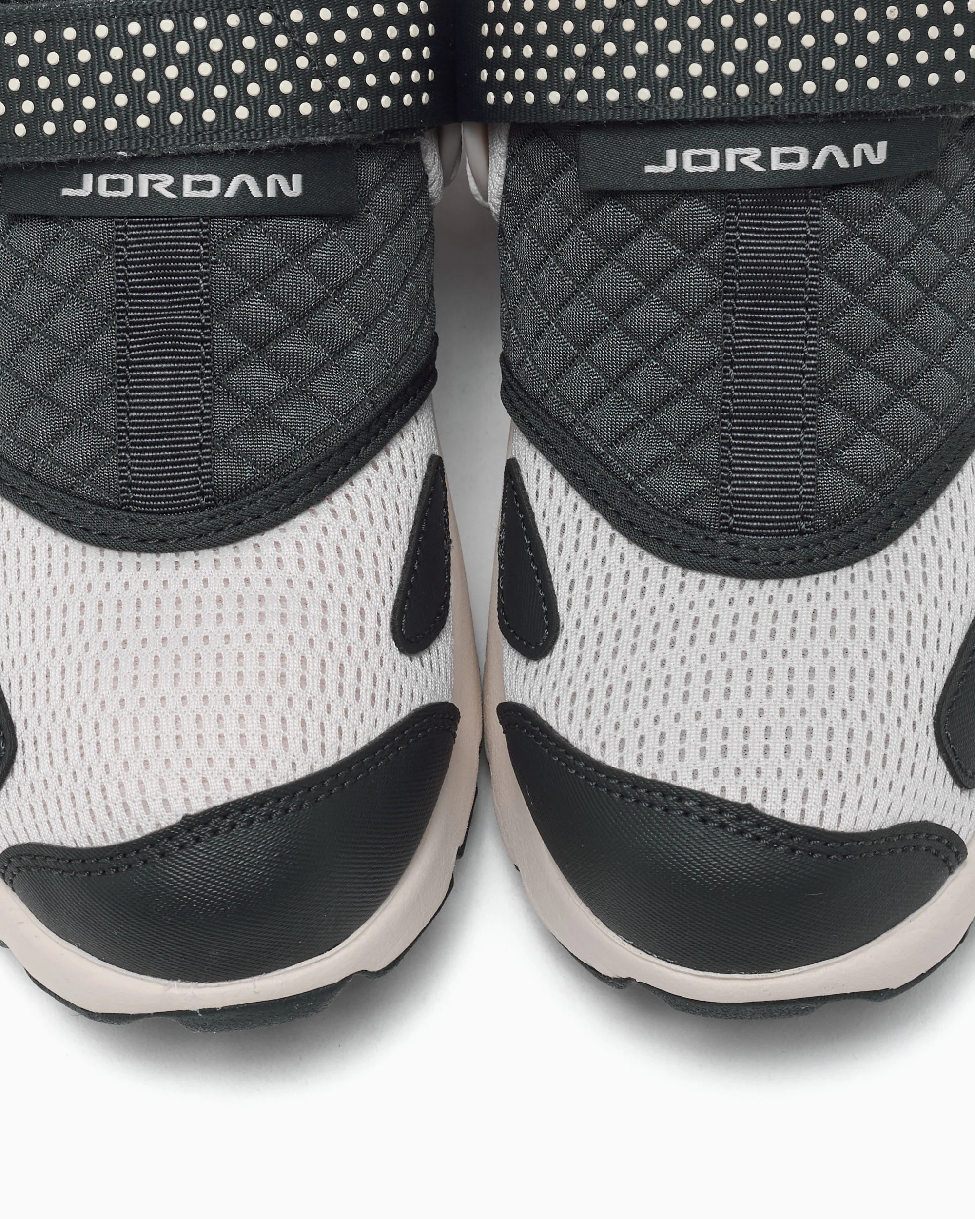 Jordan Women's Trunner LX - Image 7