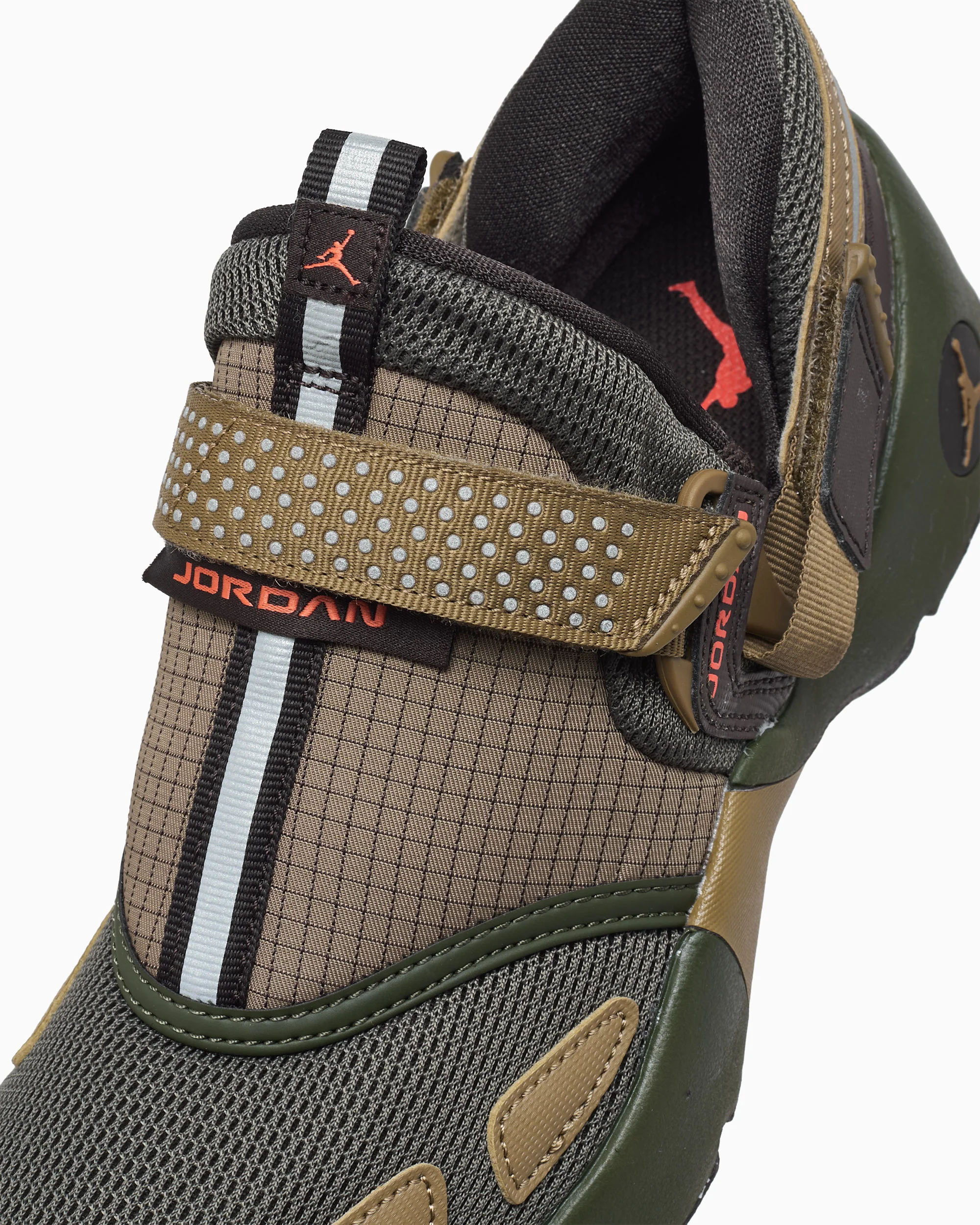 Jordan Women's Trunner LX - Image 7