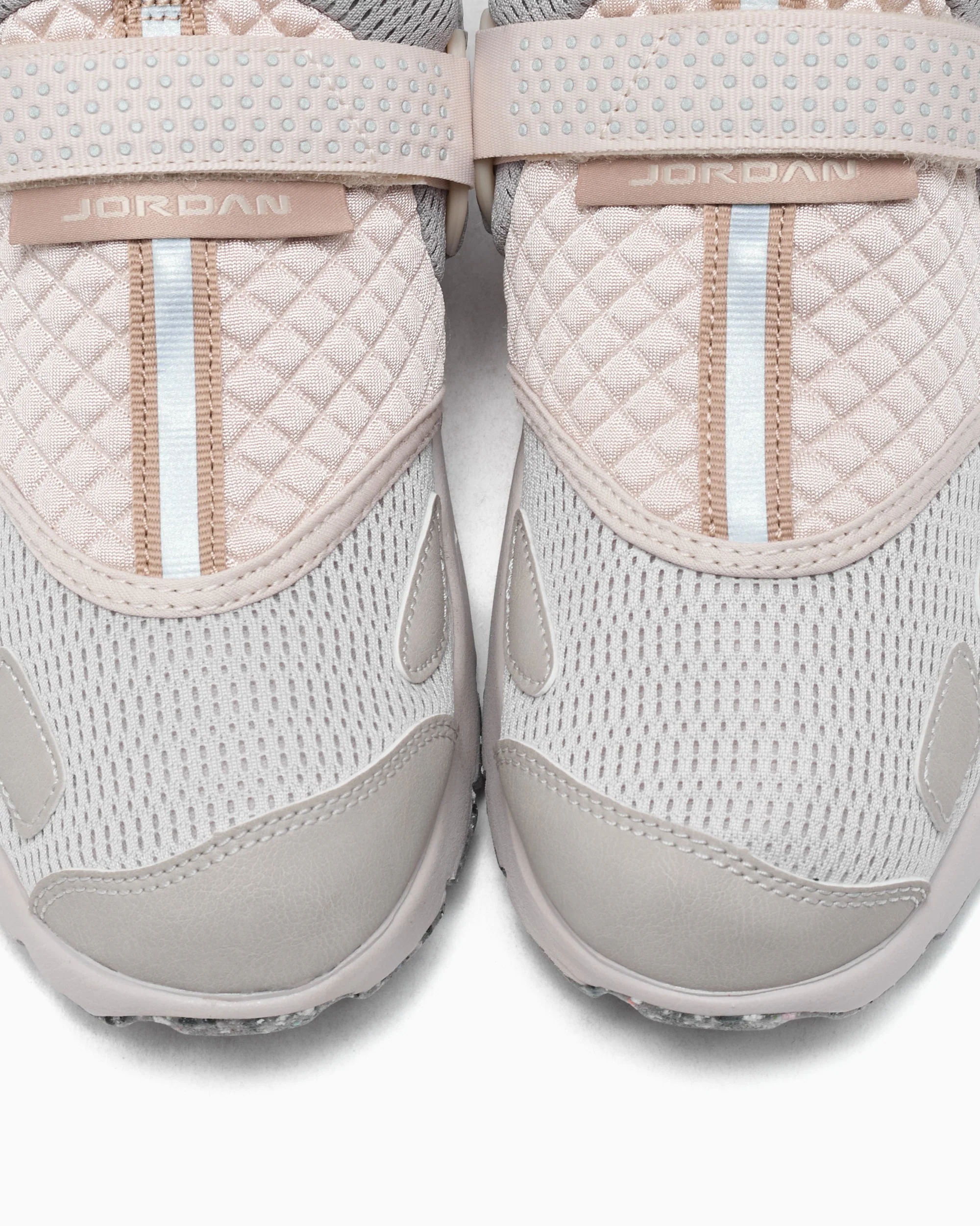 Jordan Women's Trunner LX - Image 7