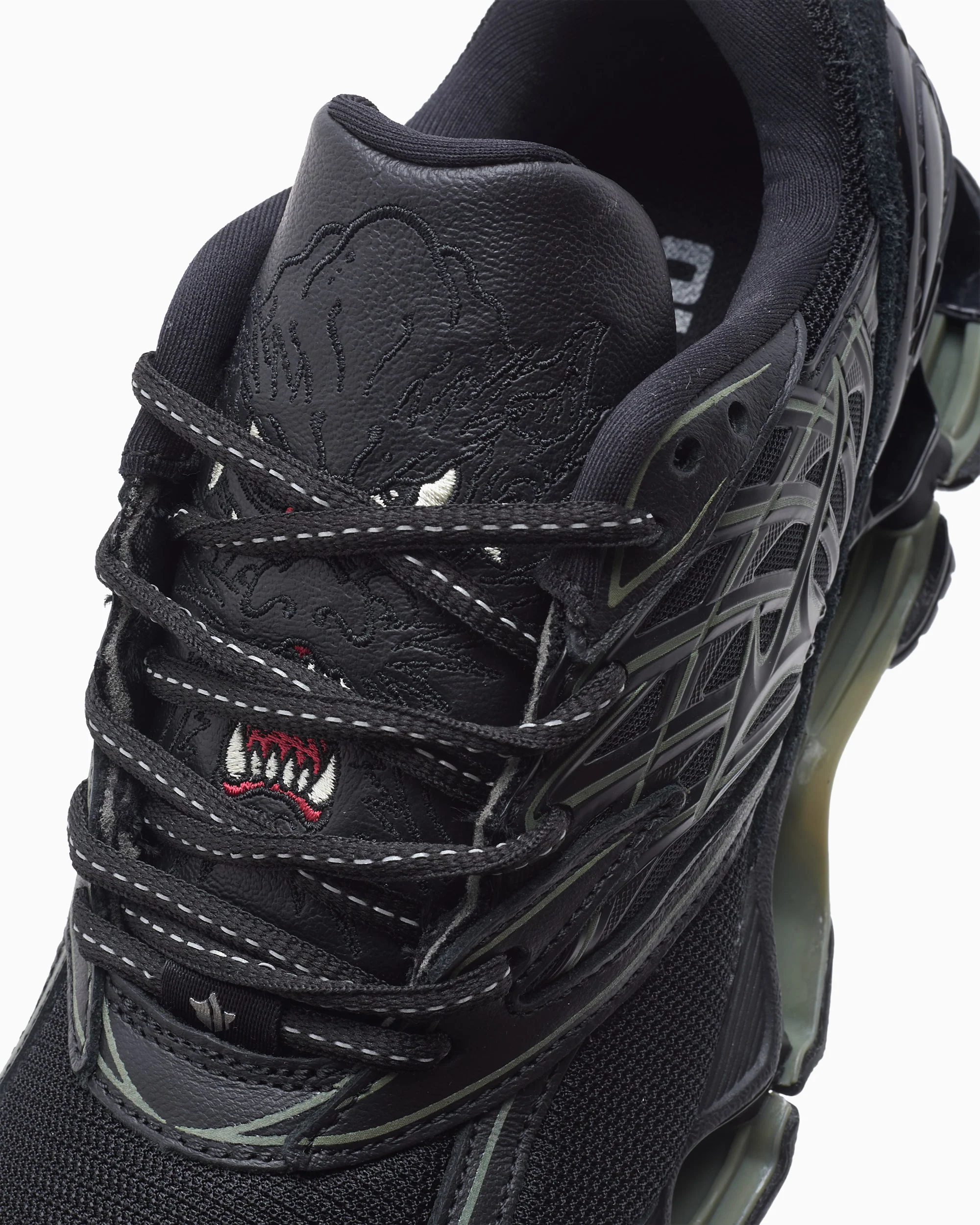 Mizuno x Maharishi Wave Prophecy LS - Image 8