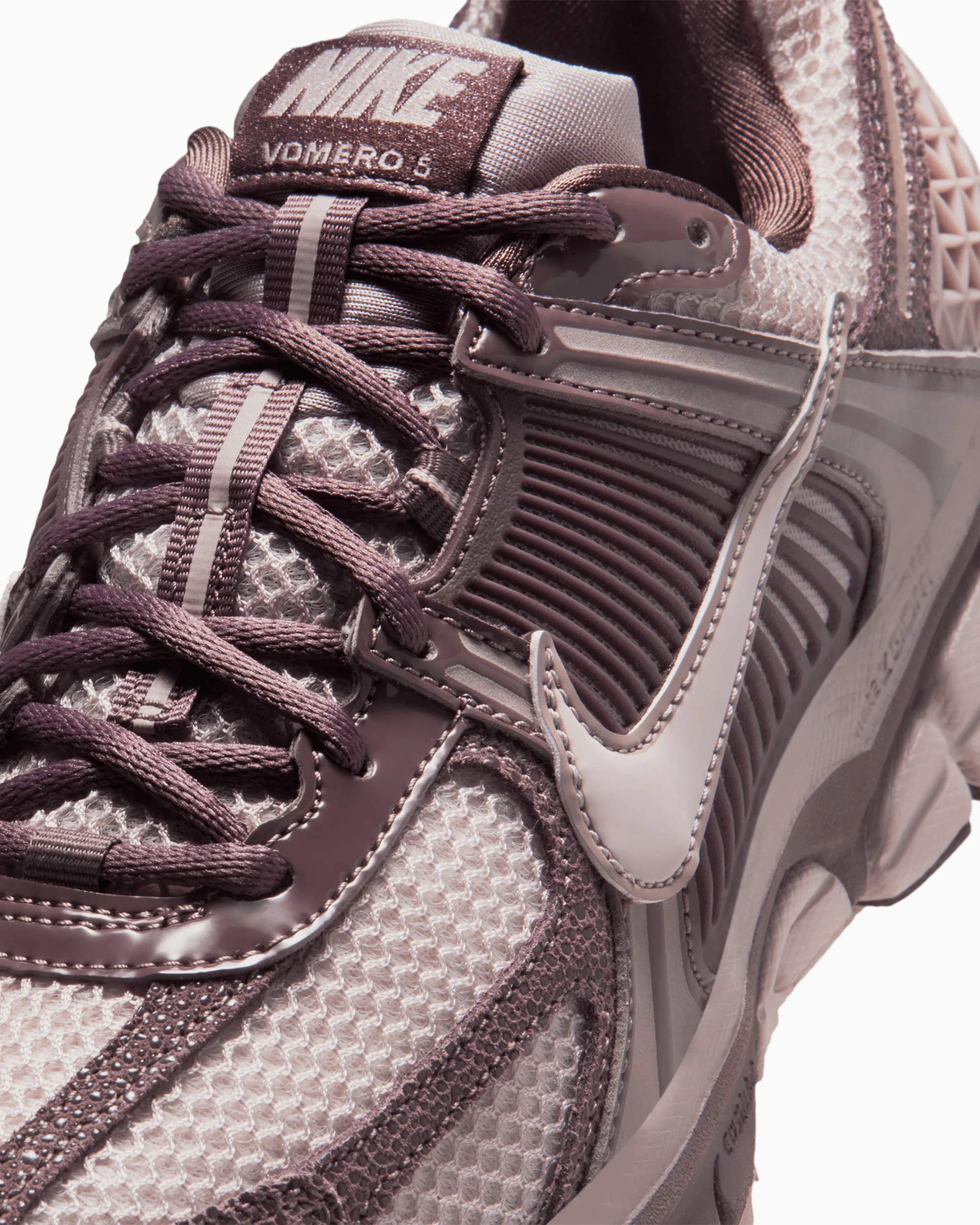 Nike Women's Zoom Vomero 5 - Image 7