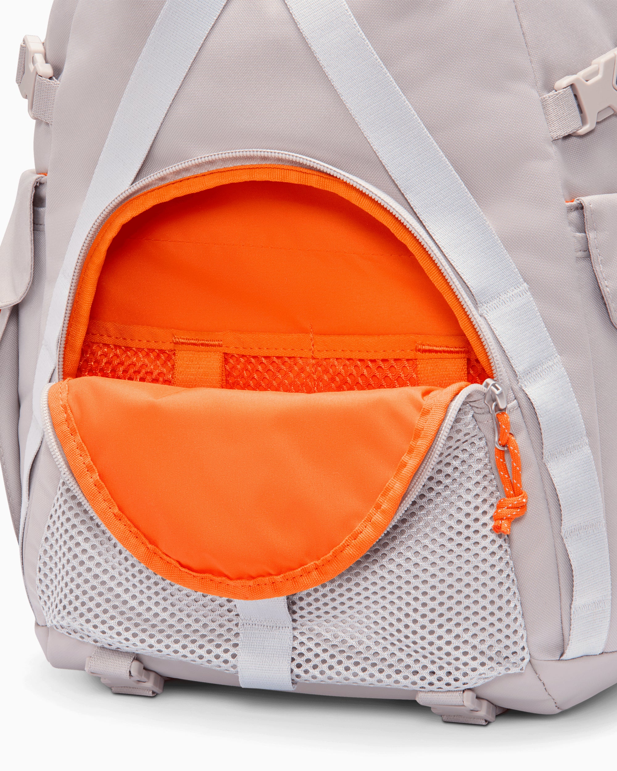 Nike ACG Daymax 25L Unisex Rucksack - Image 9