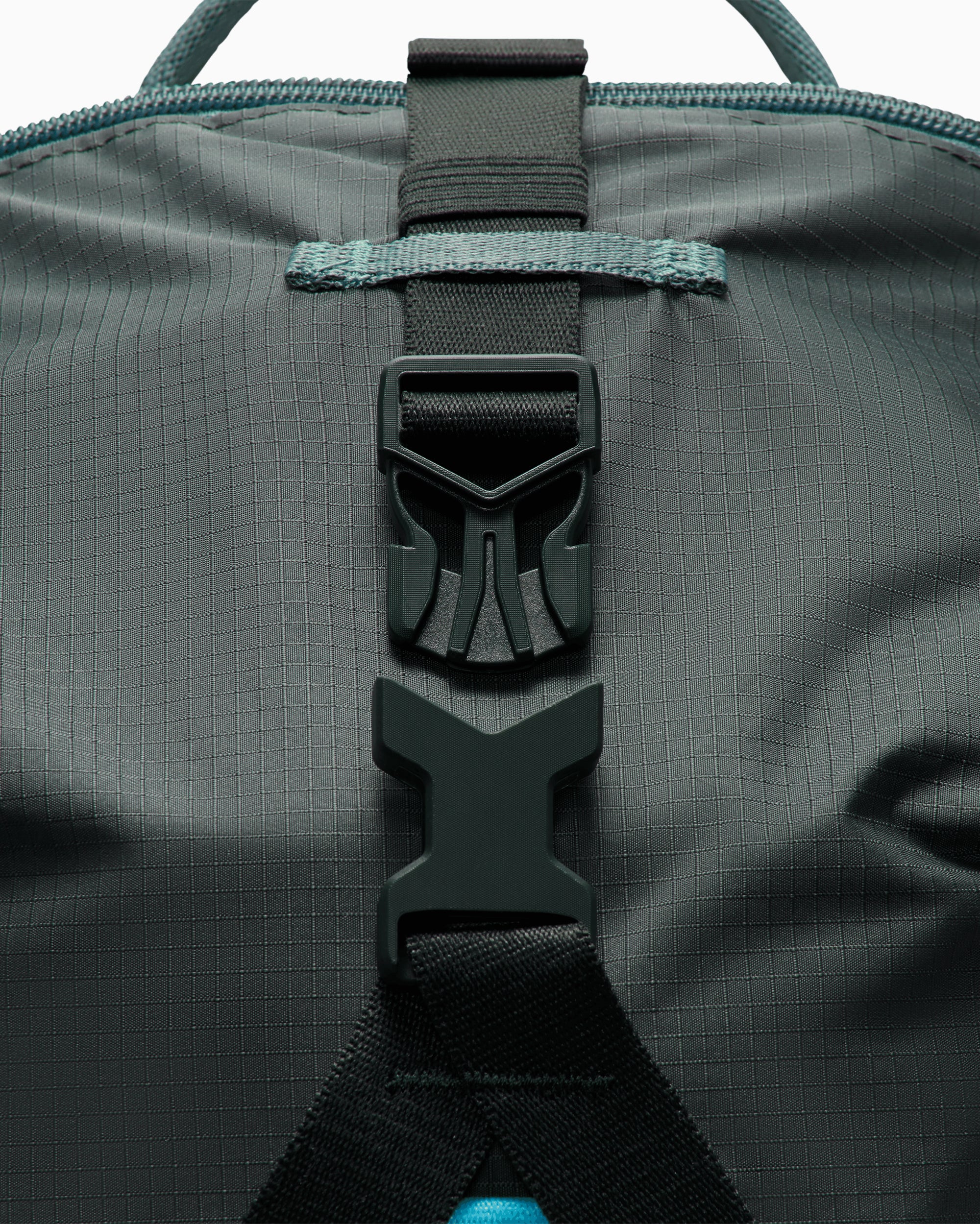 Nike ACG Daymax 25L Unisex Rucksack - Image 5