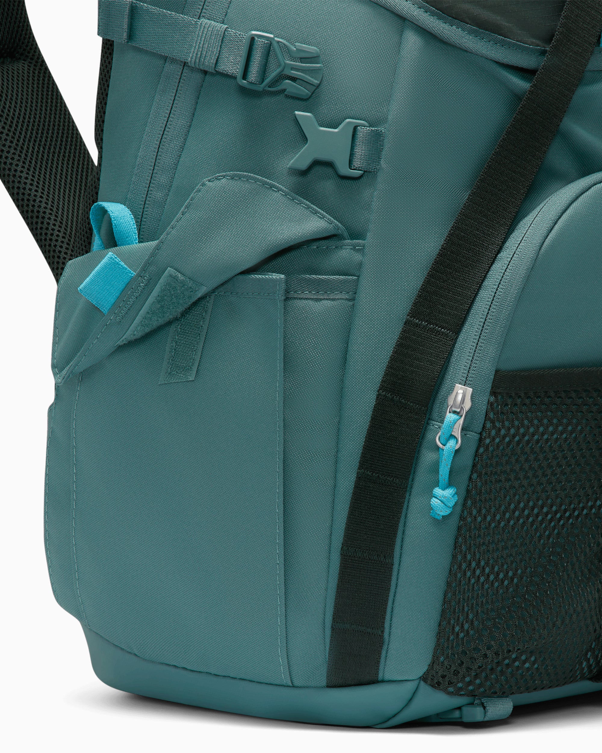 Nike ACG Daymax 25L Unisex Rucksack - Image 9
