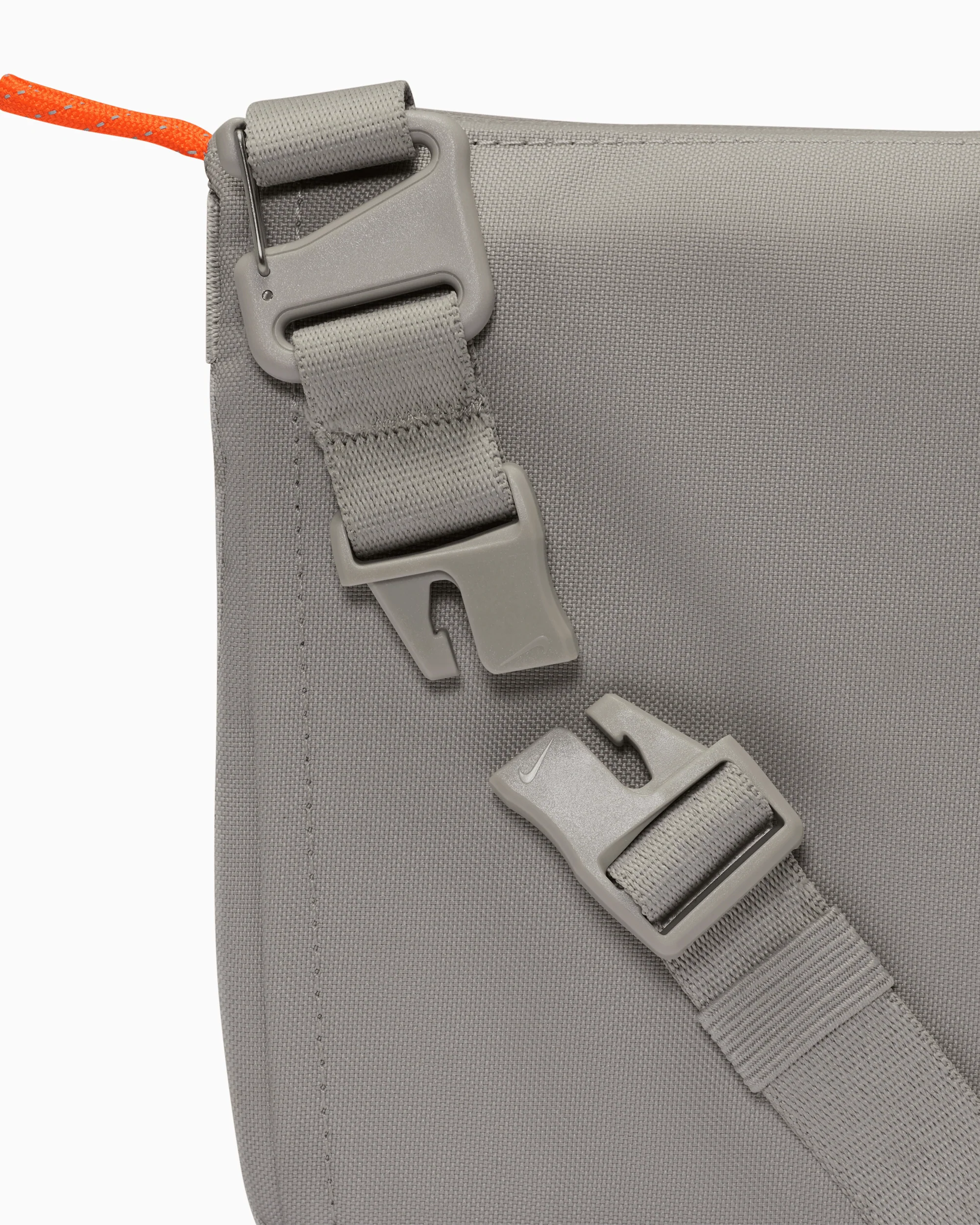 Nike ACG Daymax 3L Unisex Schultertasche - Image 8