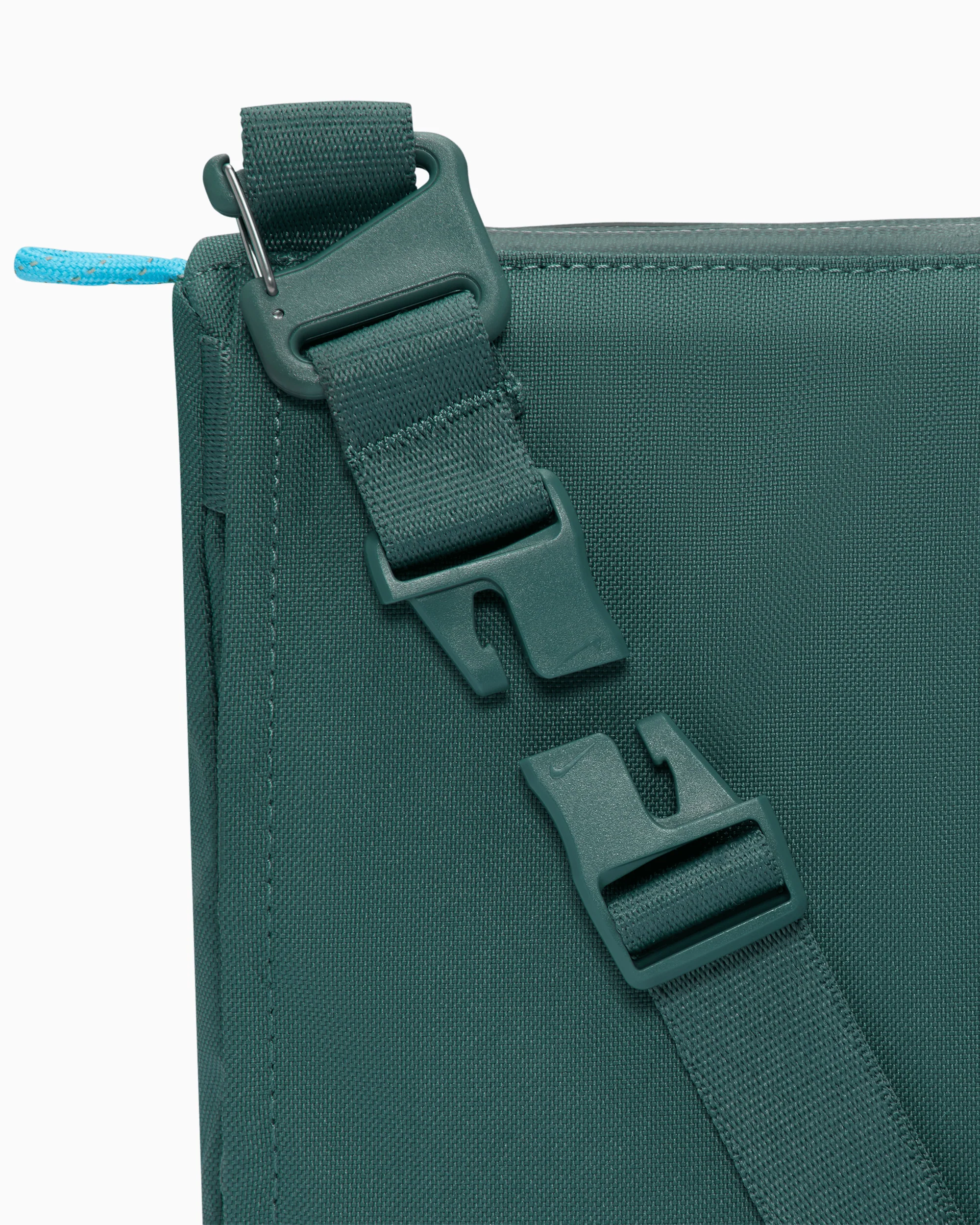 Nike ACG Daymax Unisex Schultertasche - Image 8