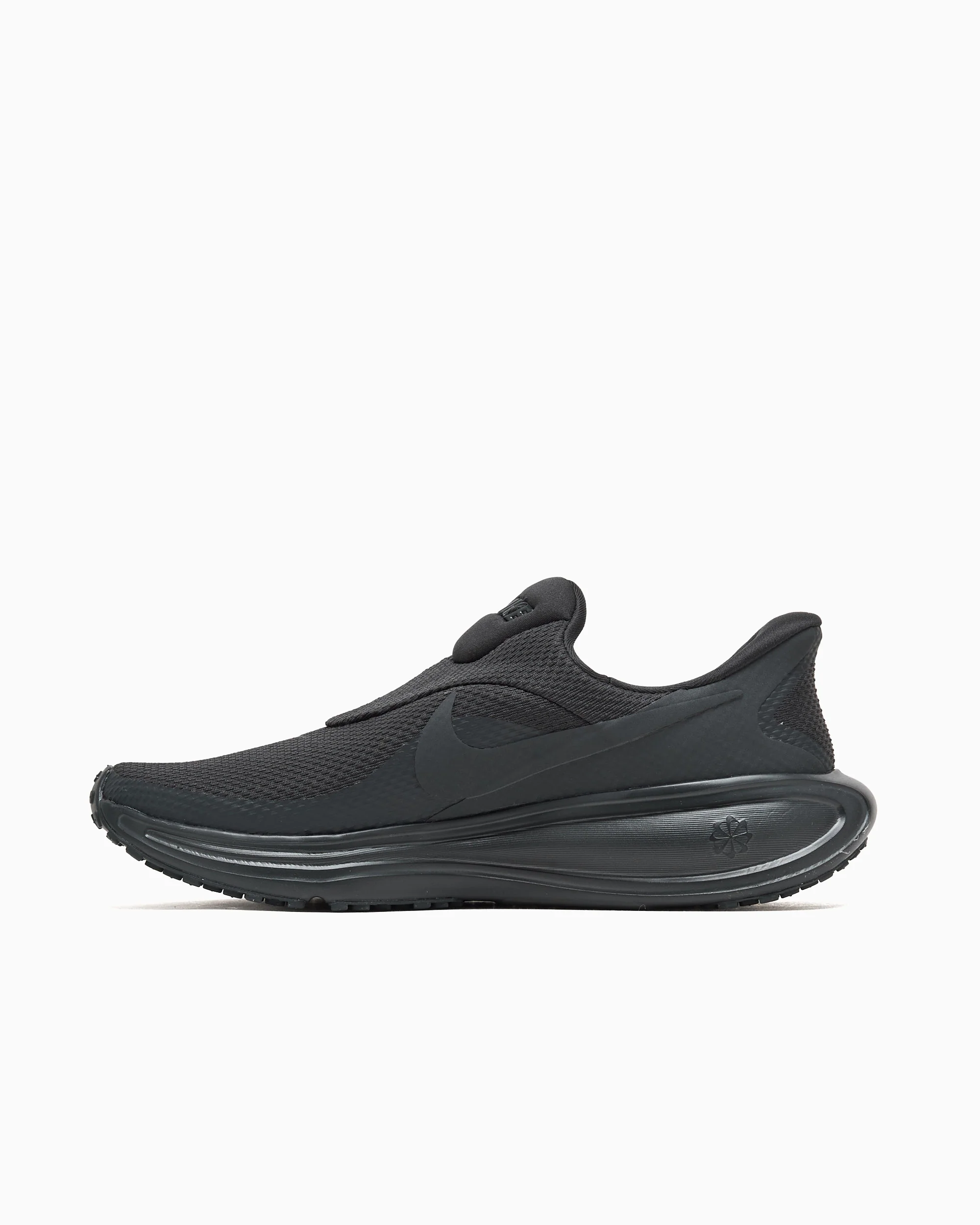 Nike Revolution 8 EasyOn - Image 2