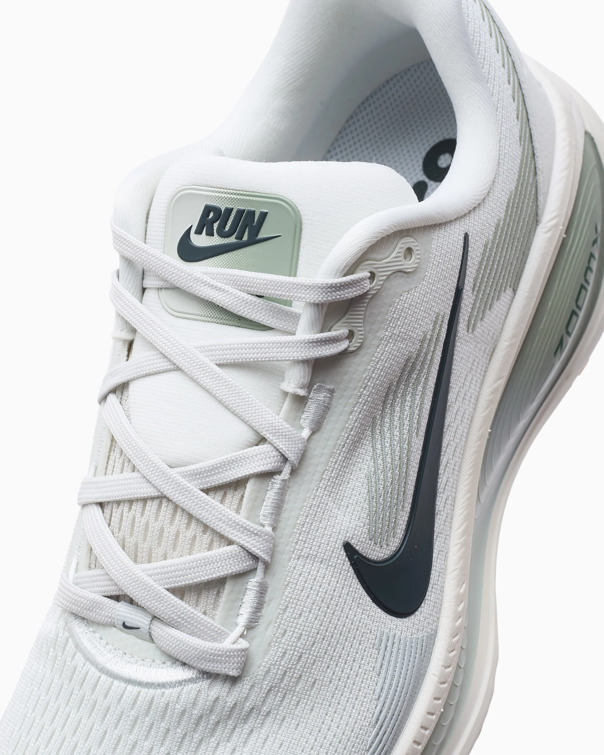 Nike Vomero 18 - Image 8