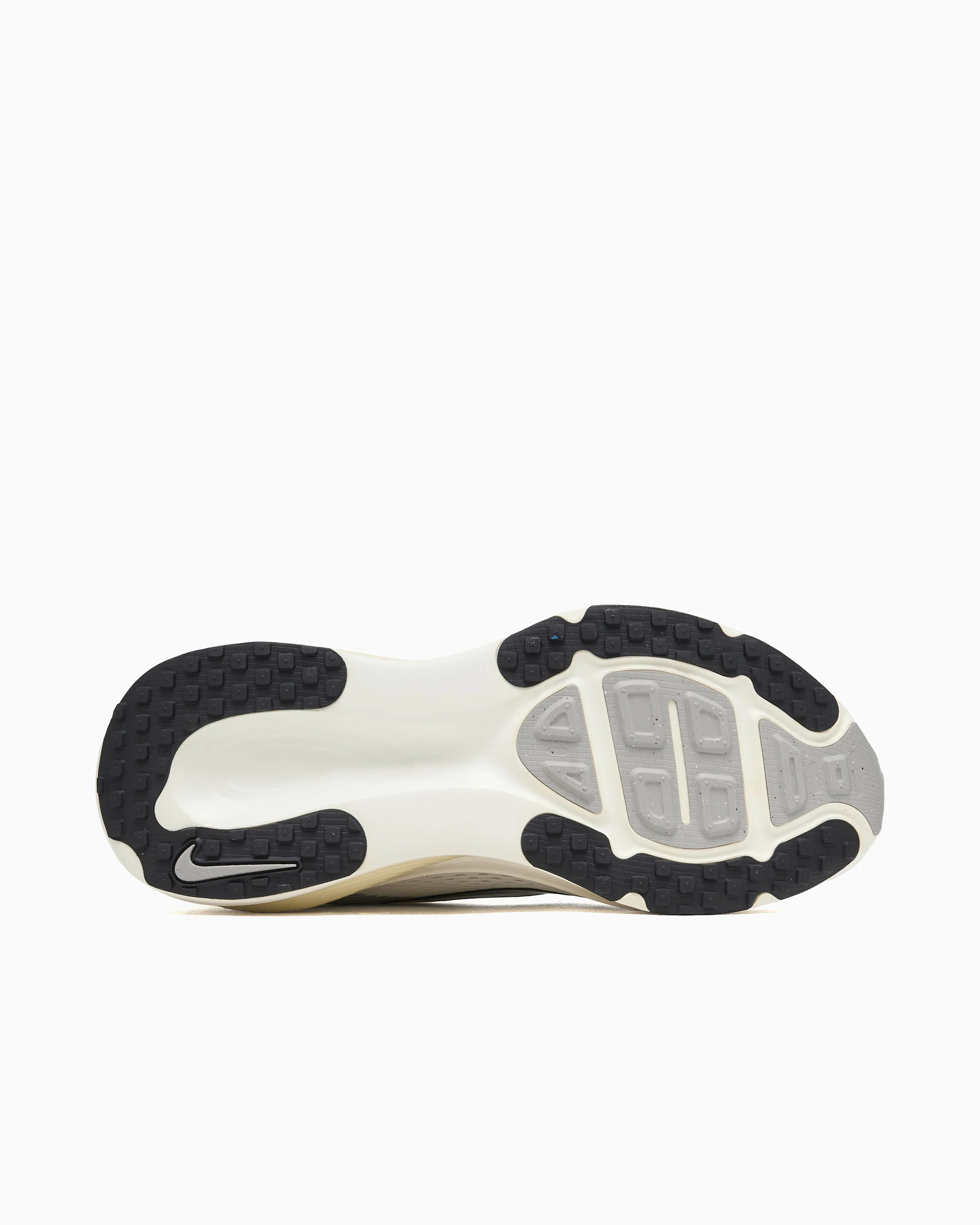 Nike Vomero 18 - Image 4
