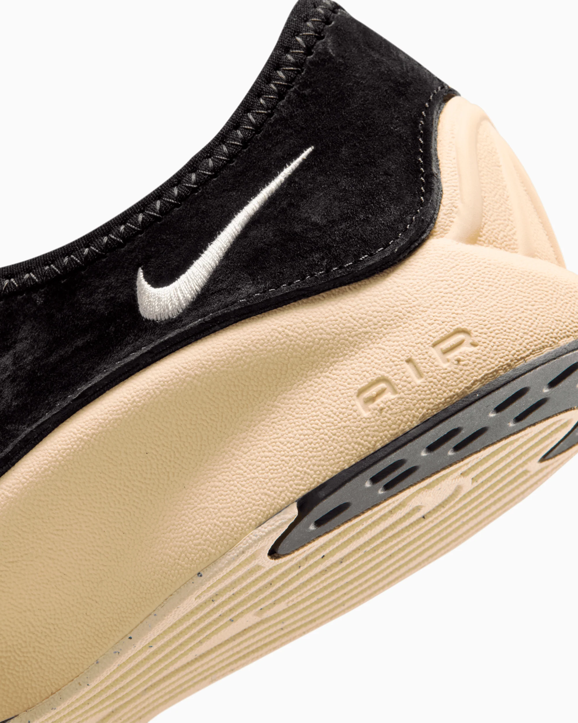 Nike Women's Air Superfly Moc - Image 8