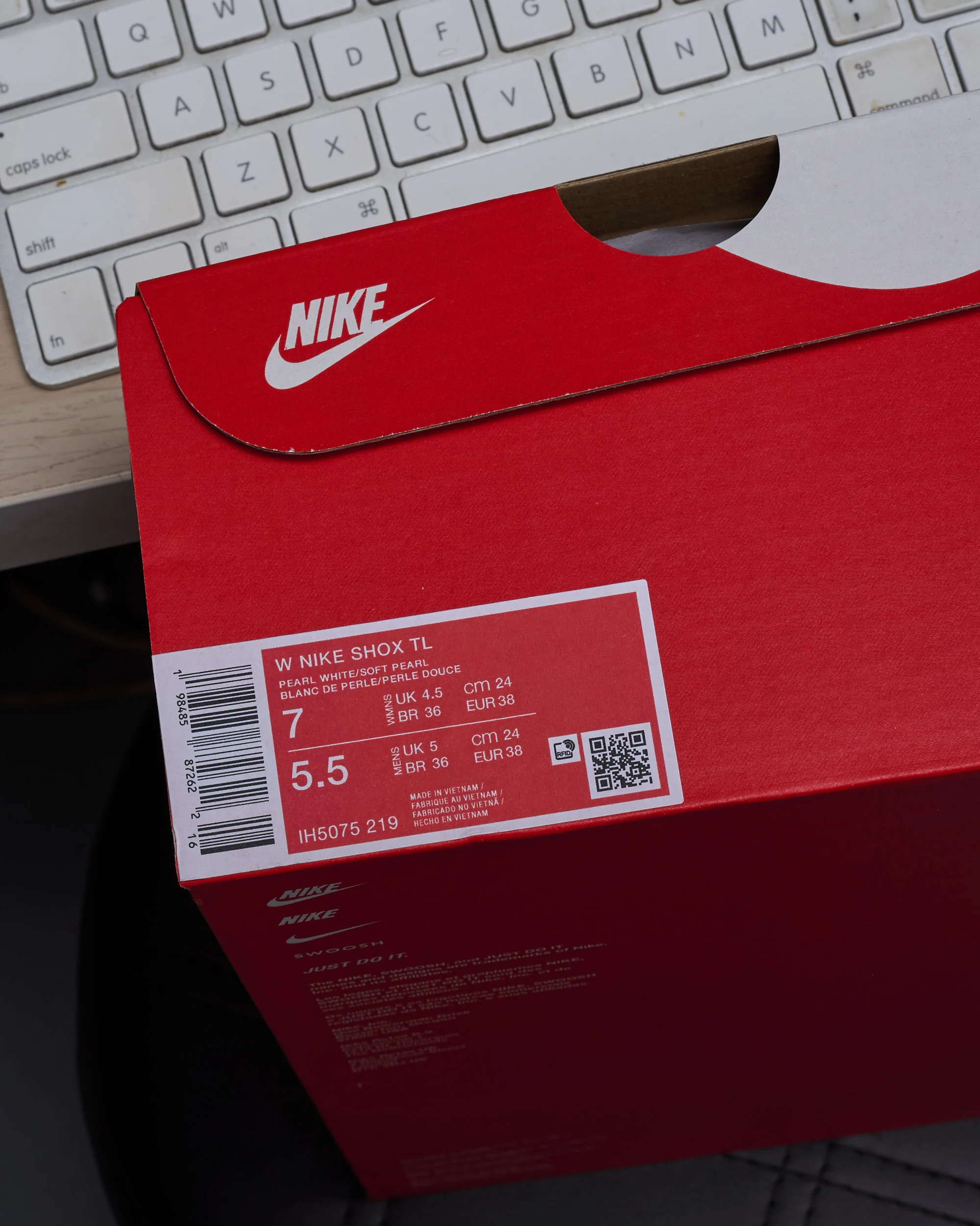Nike Women's Shox TL - Image 8