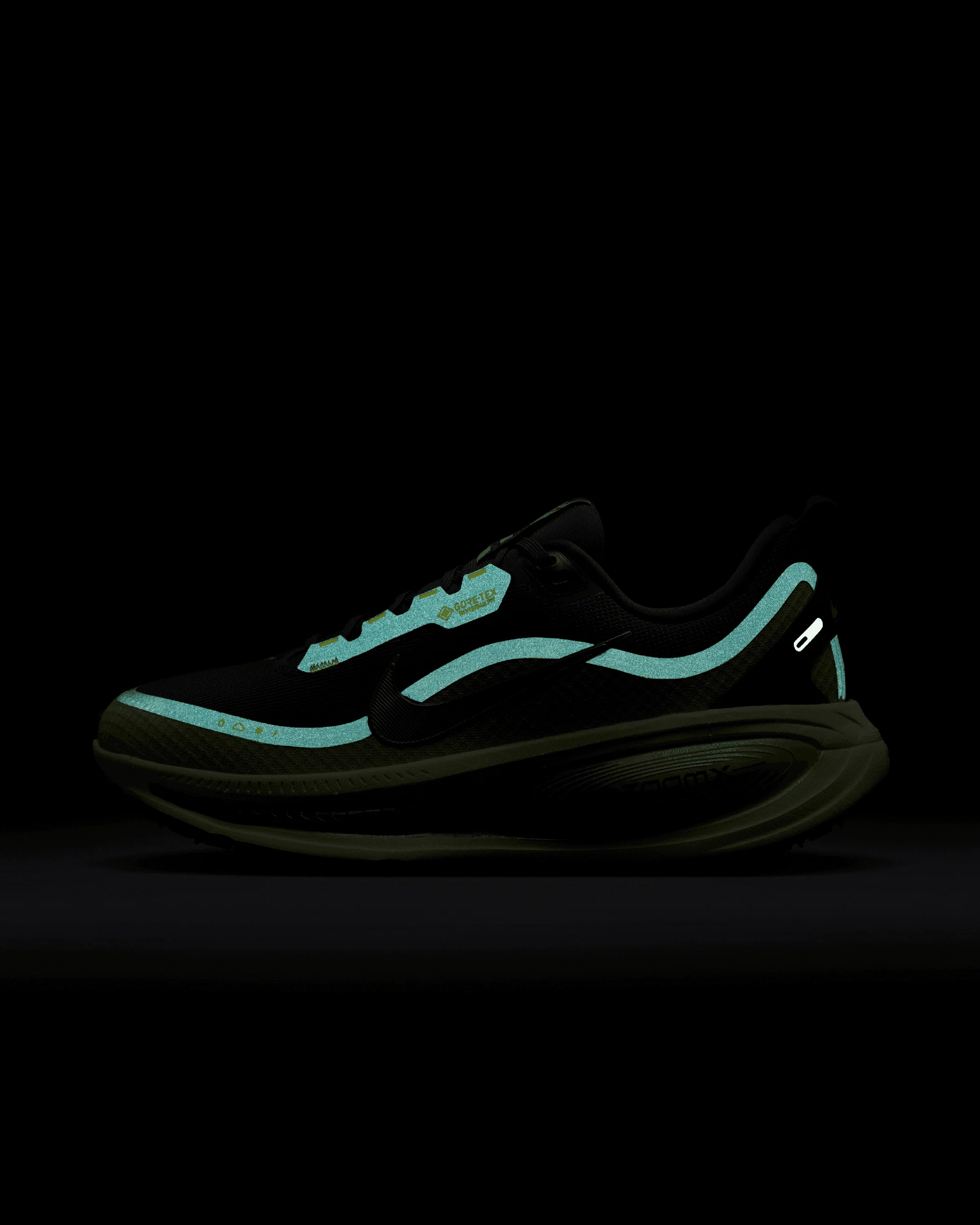 Nike Women's Vomero 18 Gore-Tex® - Image 8