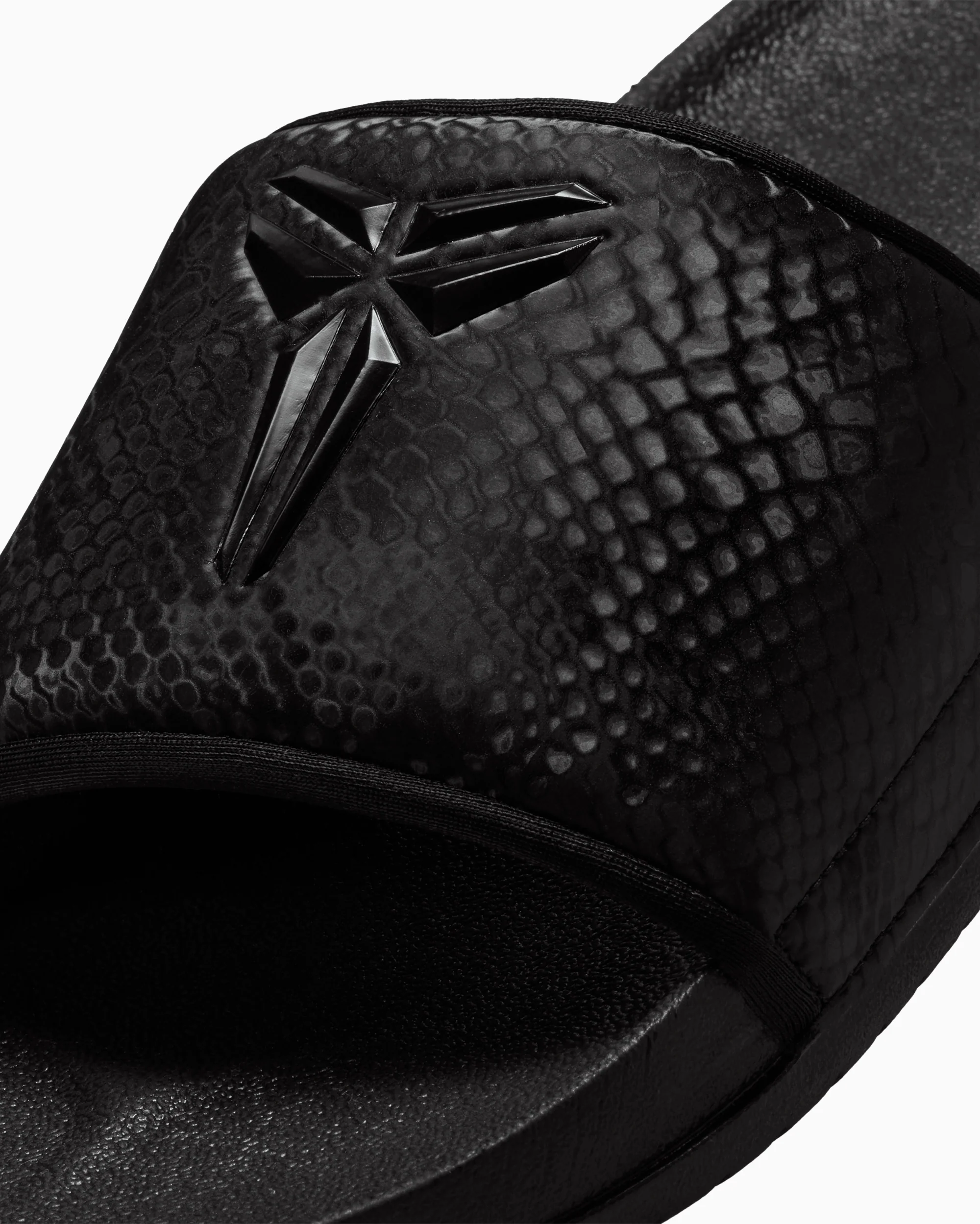 Nike x Kobe Bryant Offcourt Slide "Triple Black" - Image 5