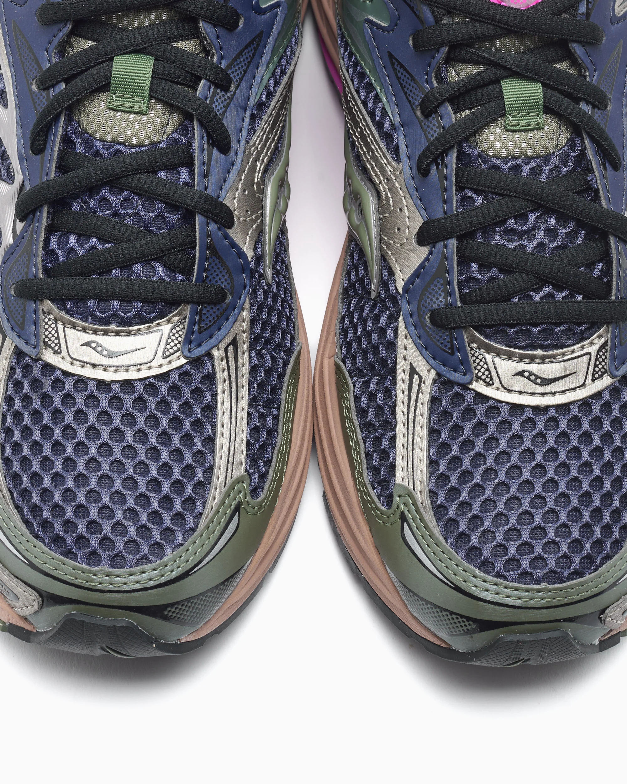 Saucony Progrid OMNI 9 Disrupt - Image 7