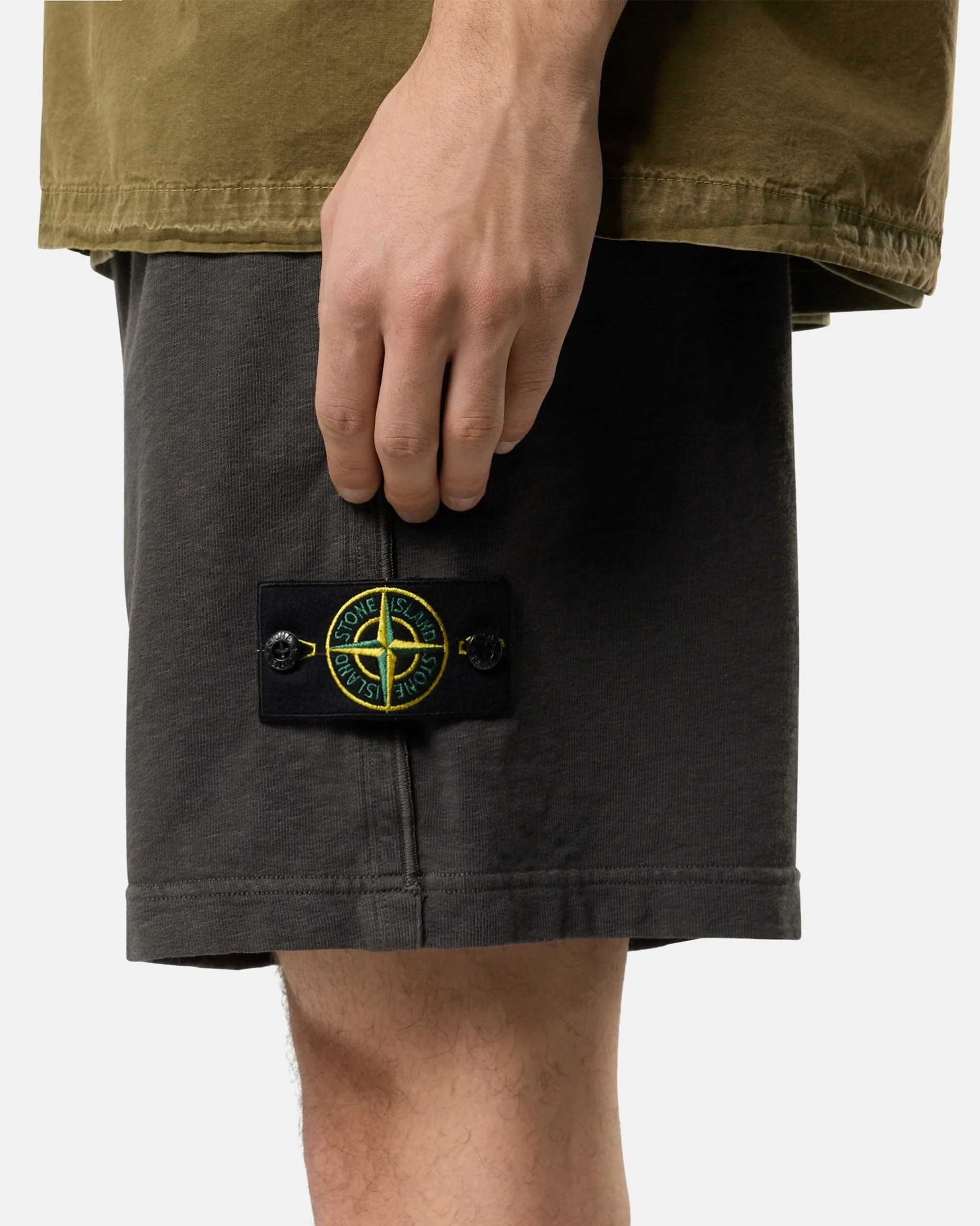 Stone Island Malfilé "Old Effect" Herren-Shorts - Image 4