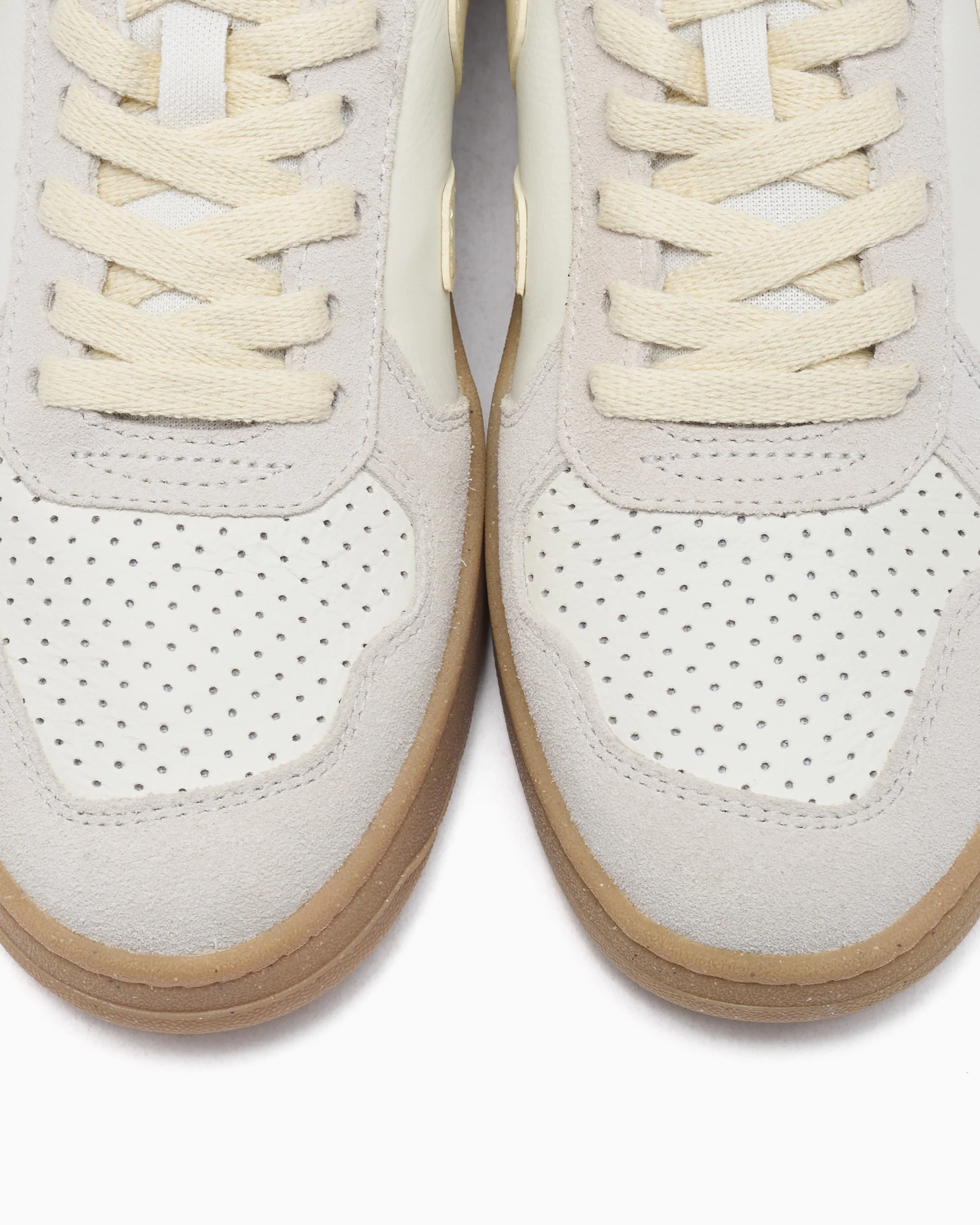 Veja Women's V-82 Grained Leather - Image 7