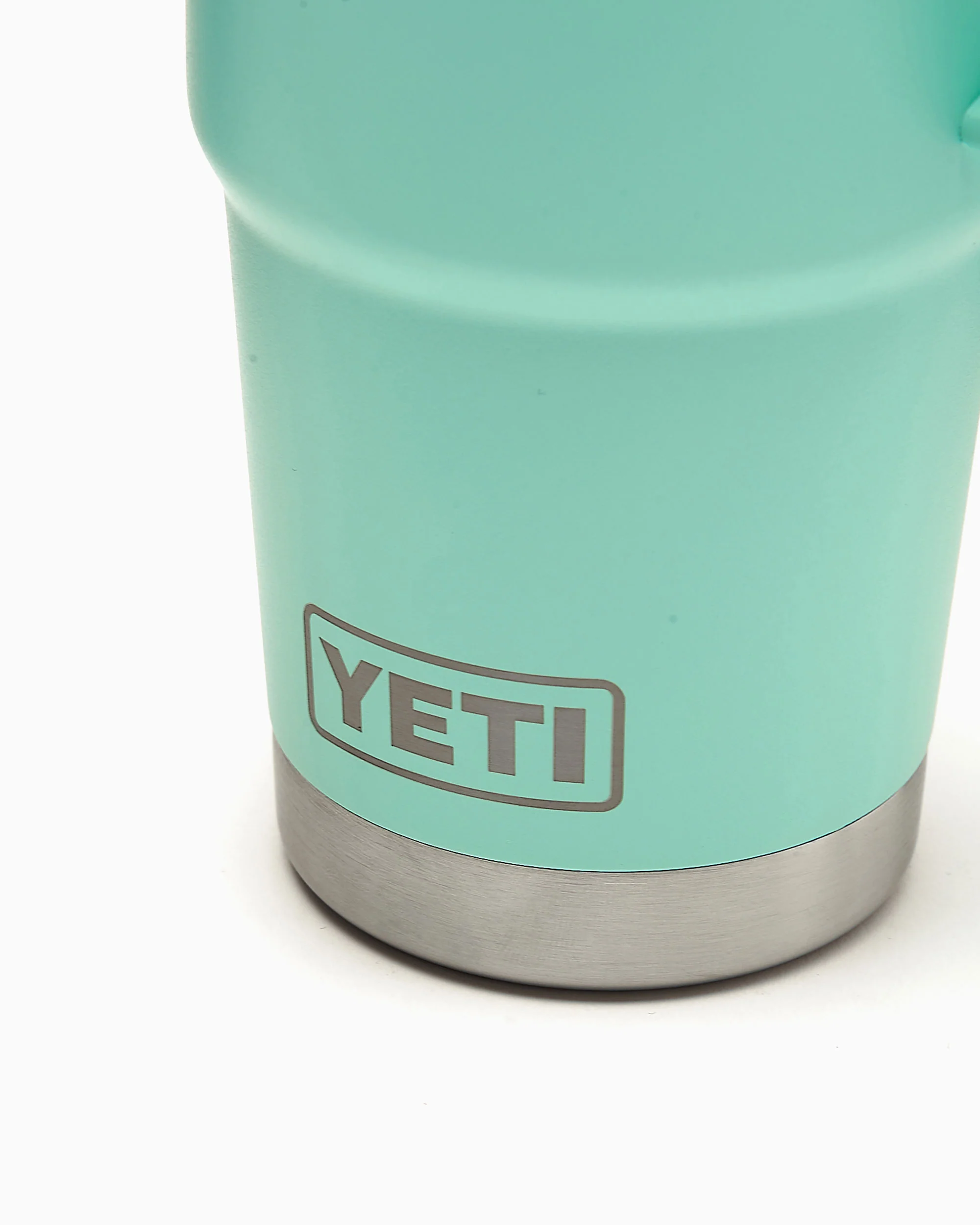 YETI Rambler 591 ML Travel Mug - Image 7